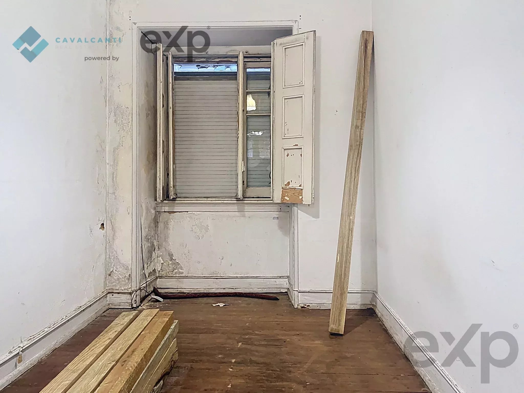 3-bedroom with charm and patio for renovation – Lisbon 86916807 image 9