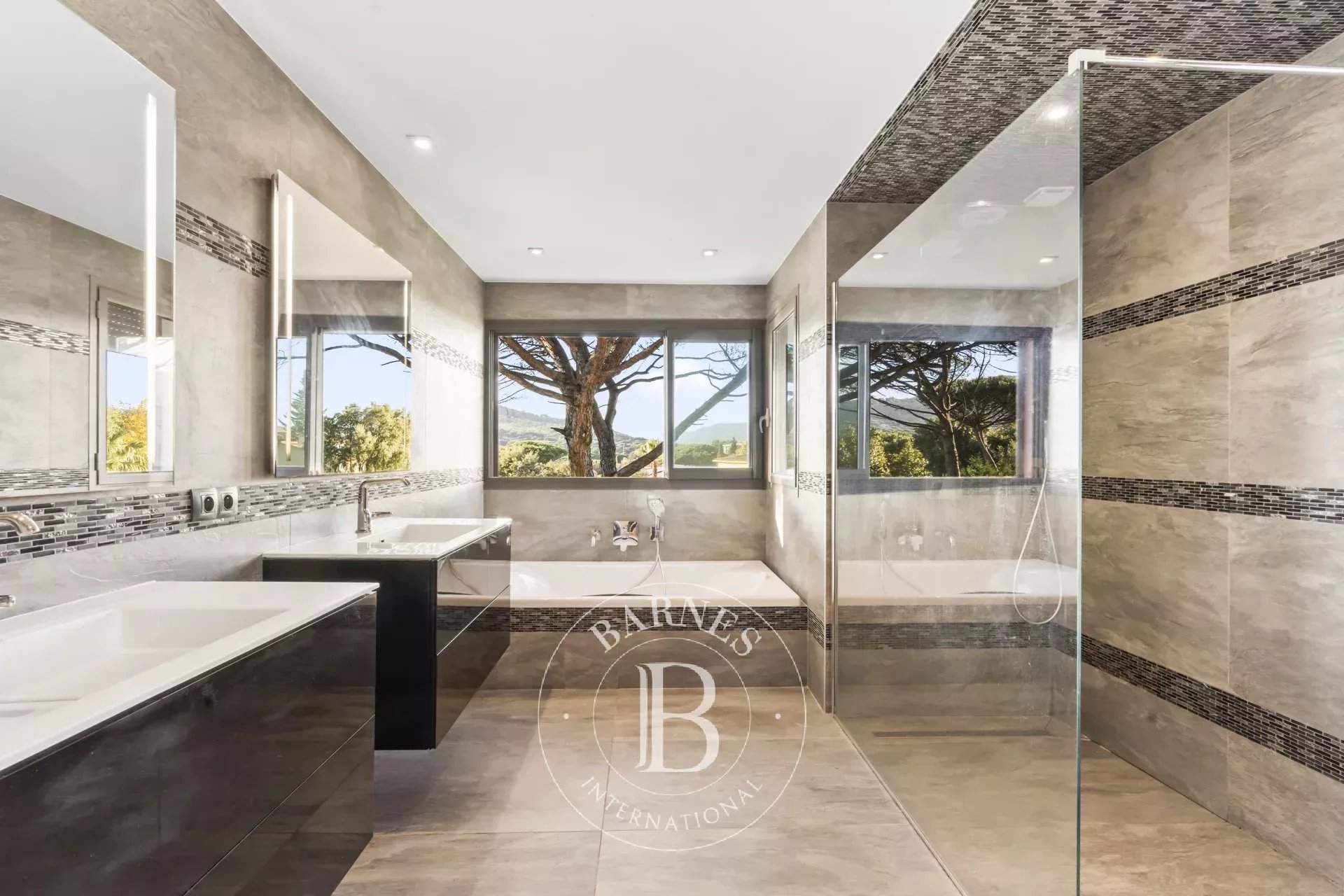 Villa Sainte-Maxime - picture 9