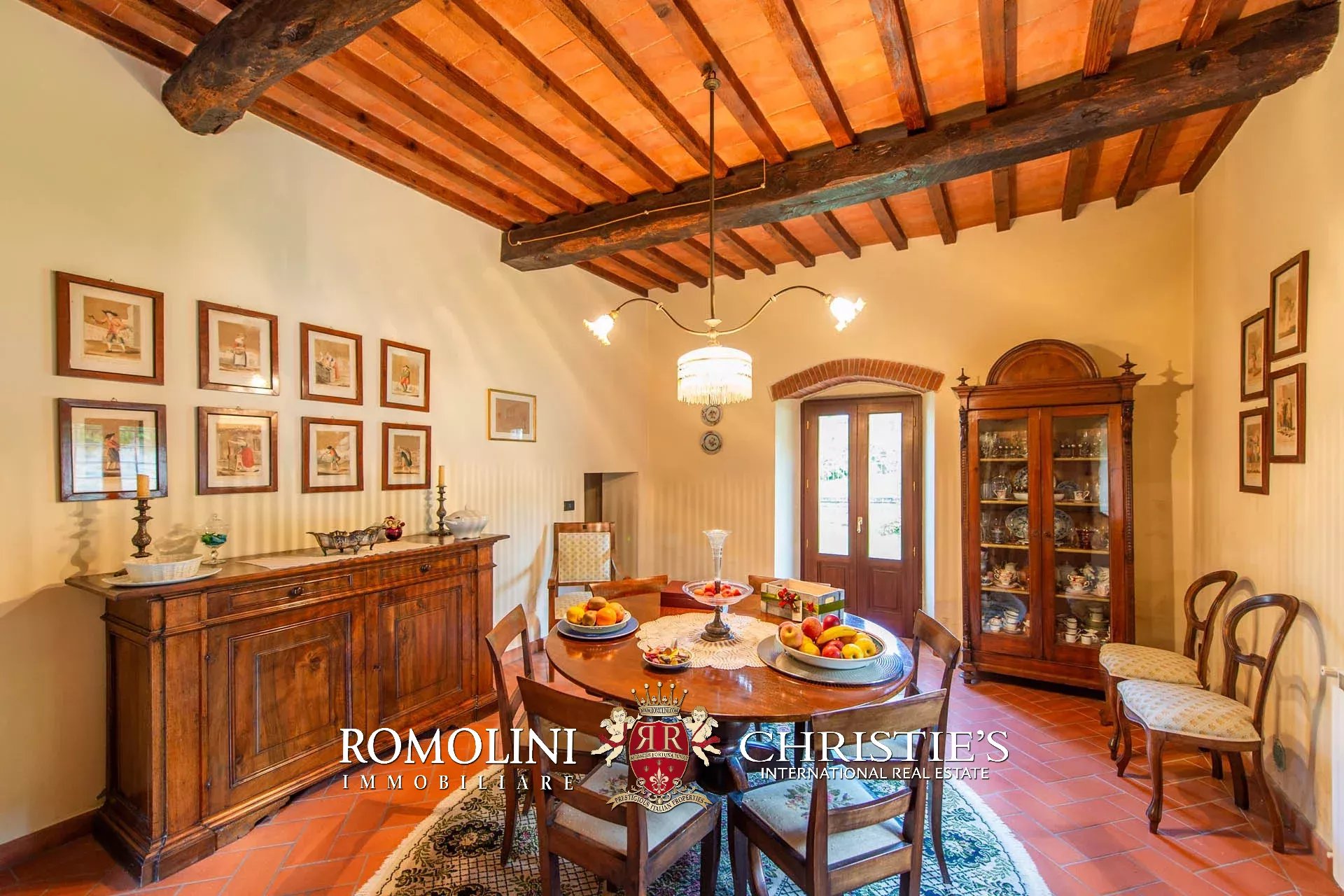 6 Bedroom Villa/Townhouse's Image 25