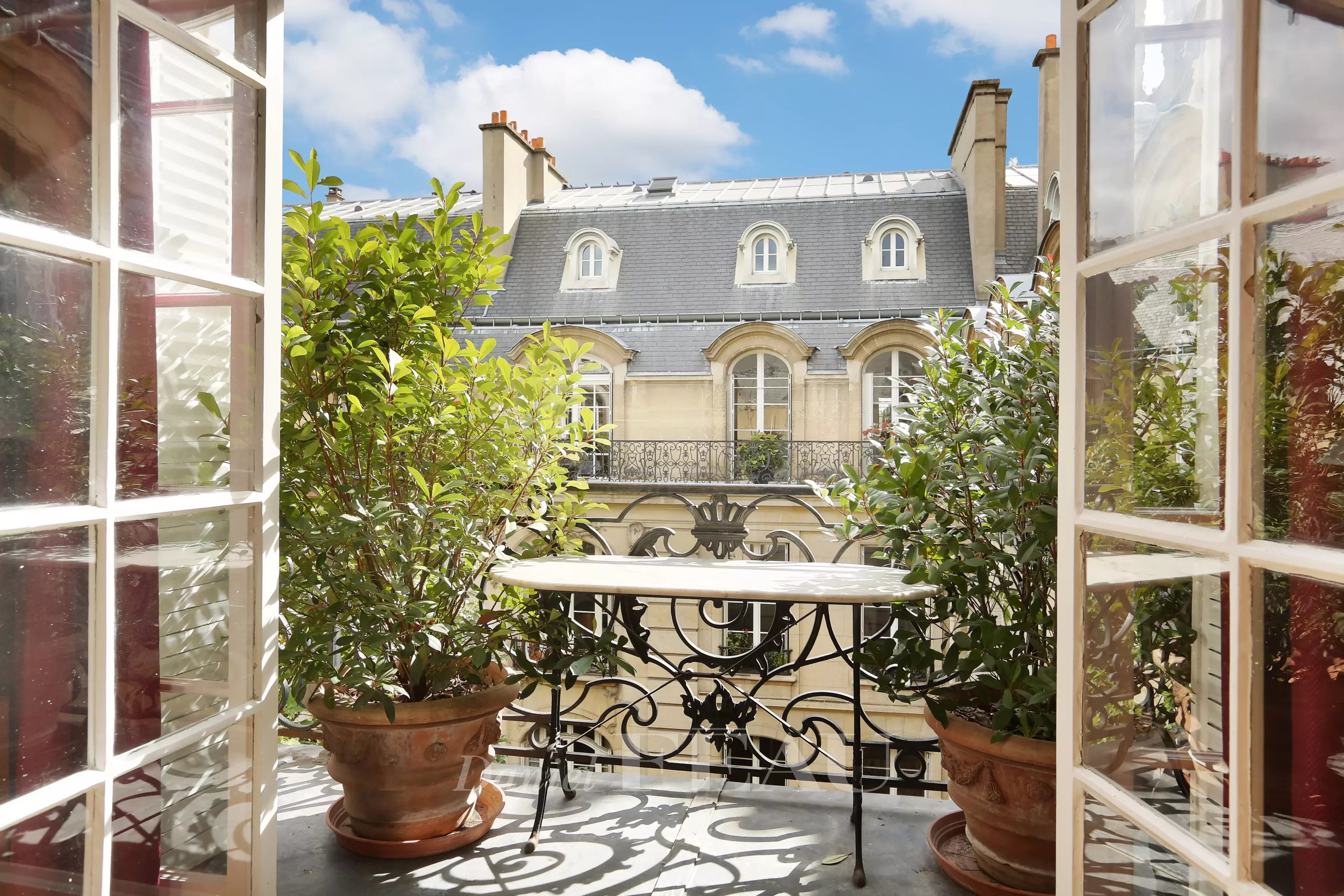 Sale Apartment Paris 16th