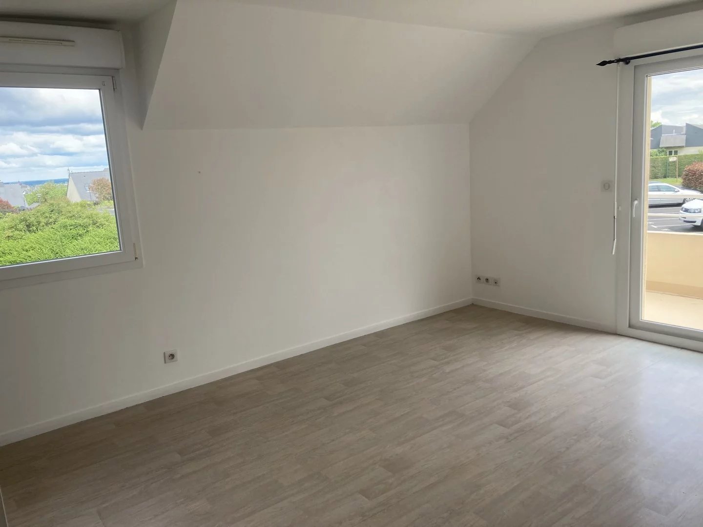 APARTEMNT T1 LEHON-PROXIMITE CENTRE COMMERCIAL