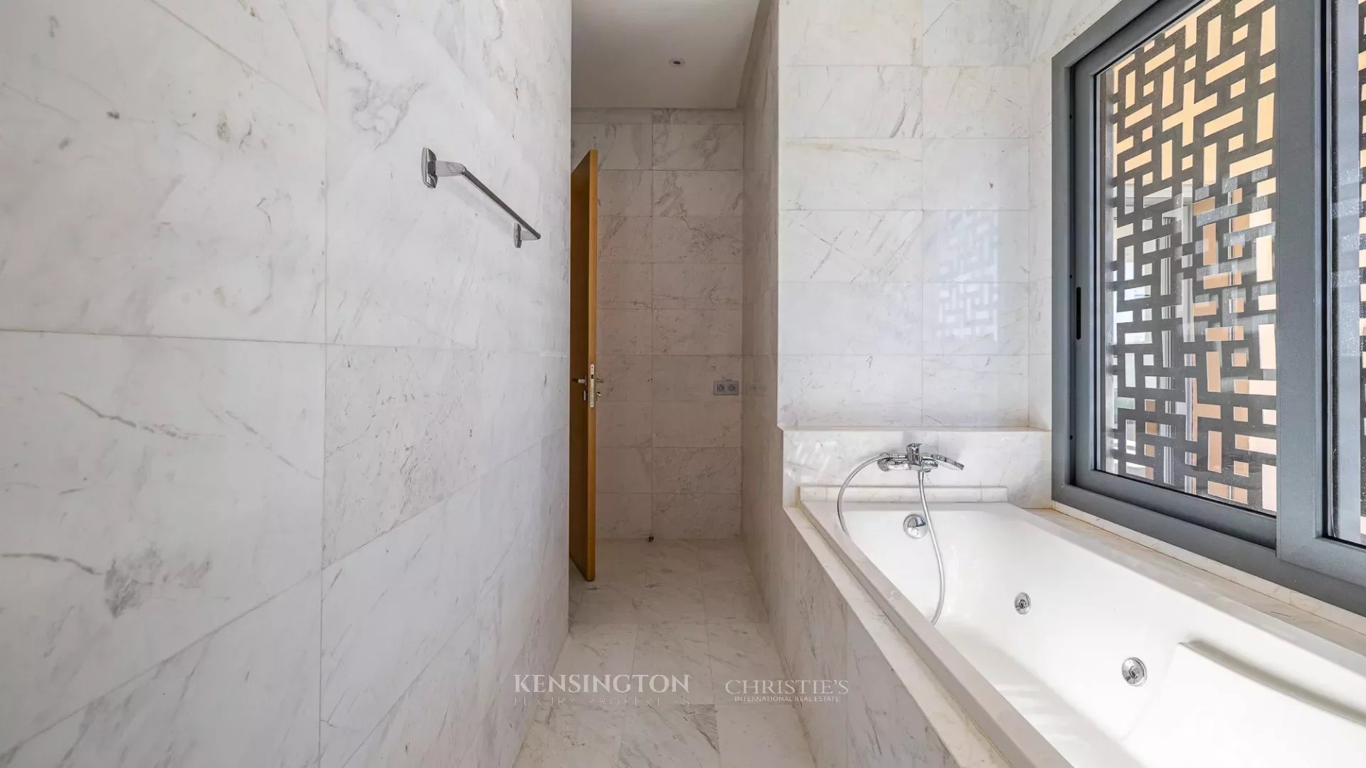 7 Bedroom Villa/Townhouse's Image 34