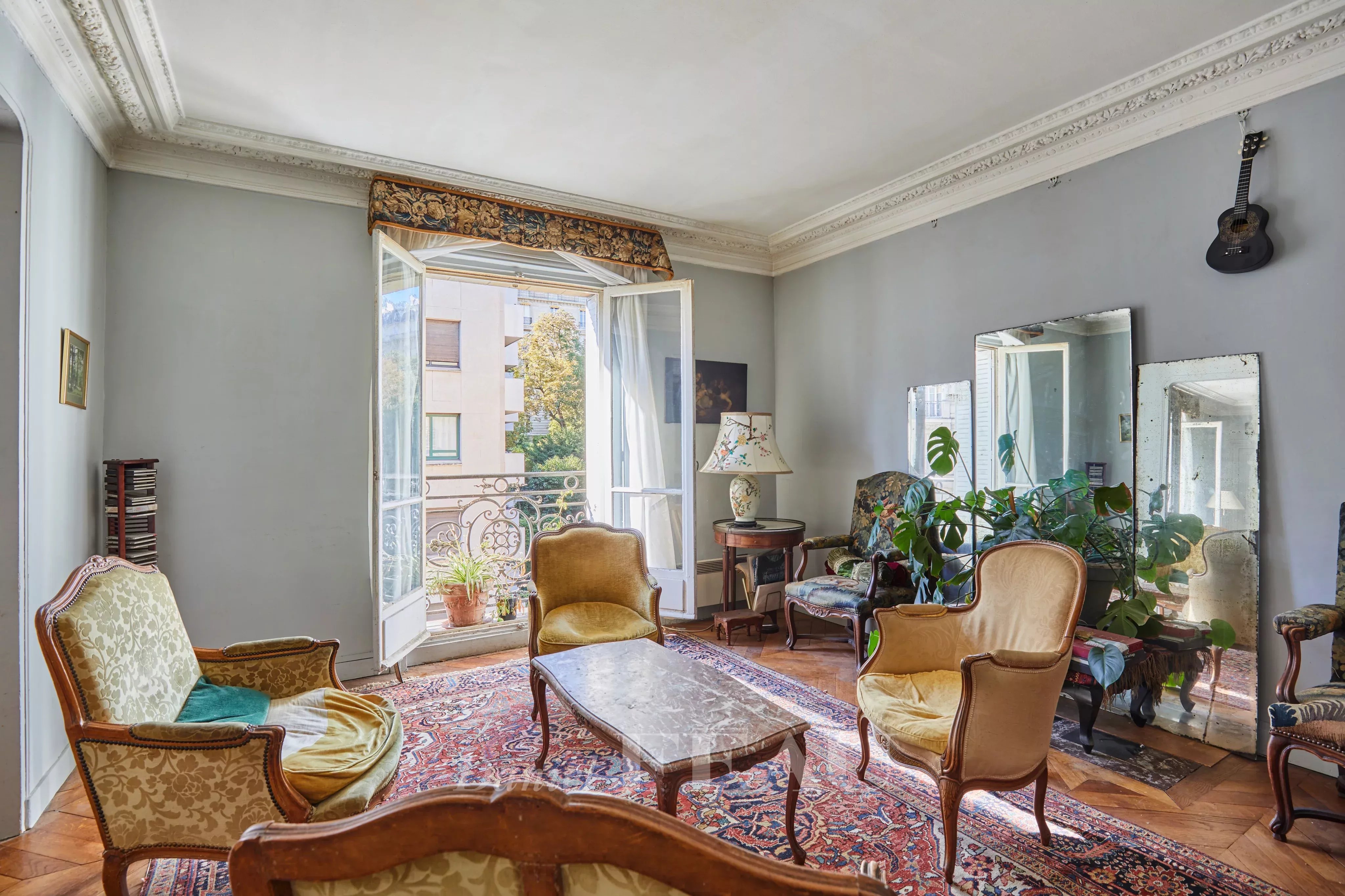 Sale Apartment Paris 16th