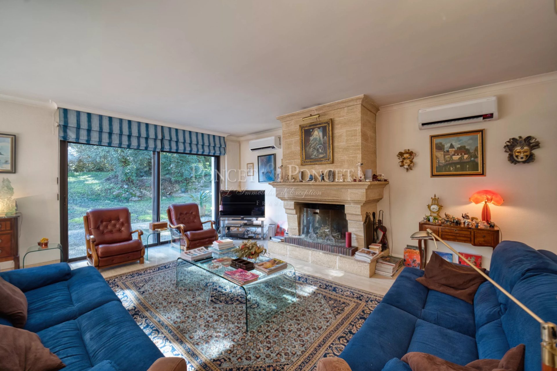 6 Bedroom Villa/Townhouse's Image 3