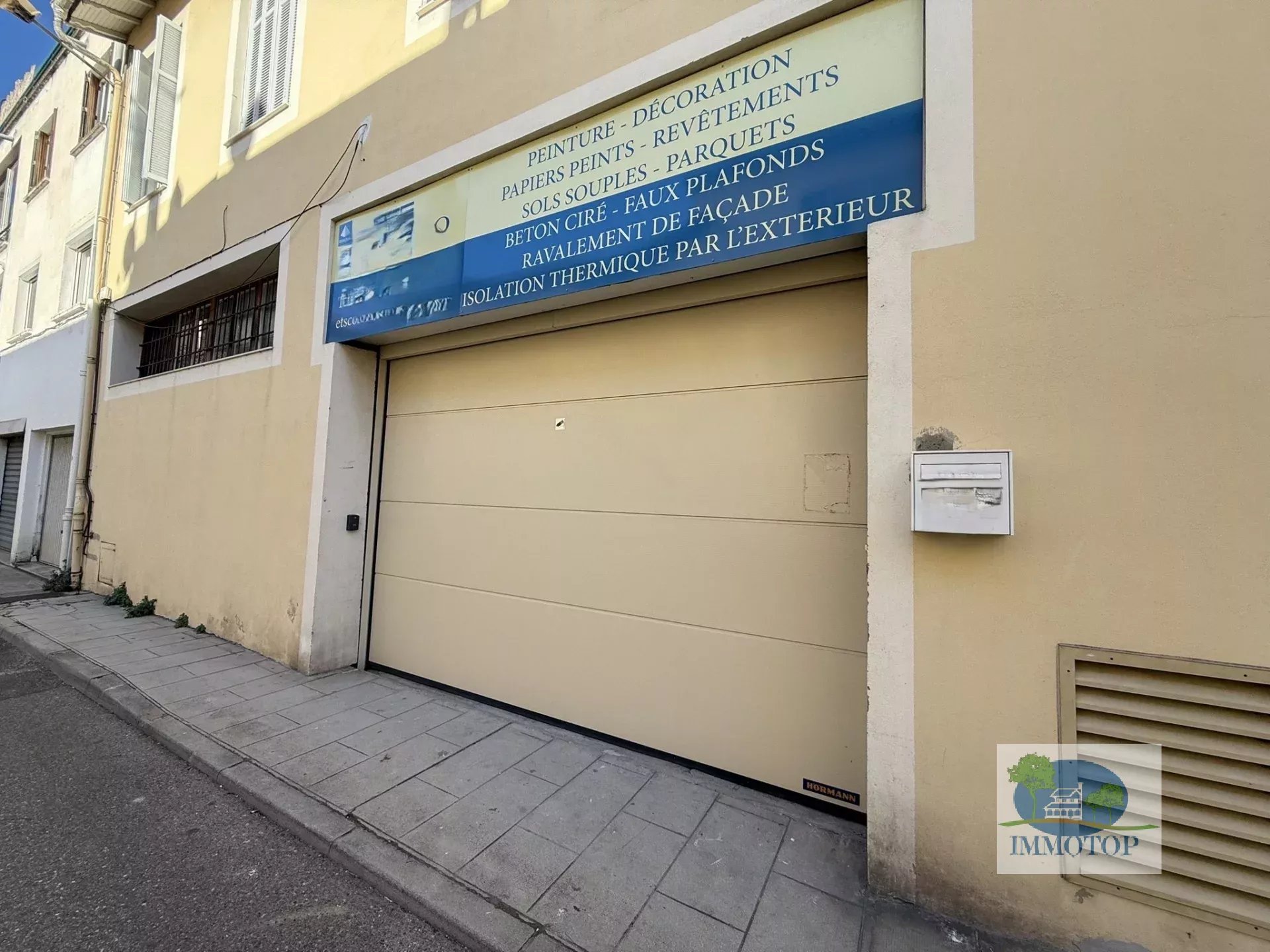 Agence immobilière de 