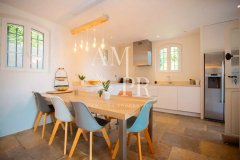 Mougins - renovated Provencal house with sea view — photo 6 of 7