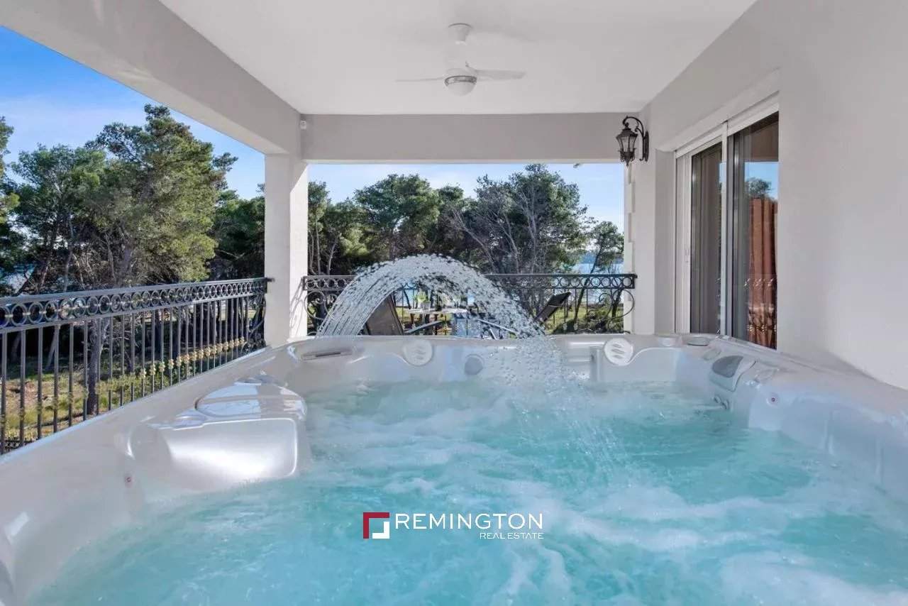 5 Bedroom Villa/Townhouse's Image 8