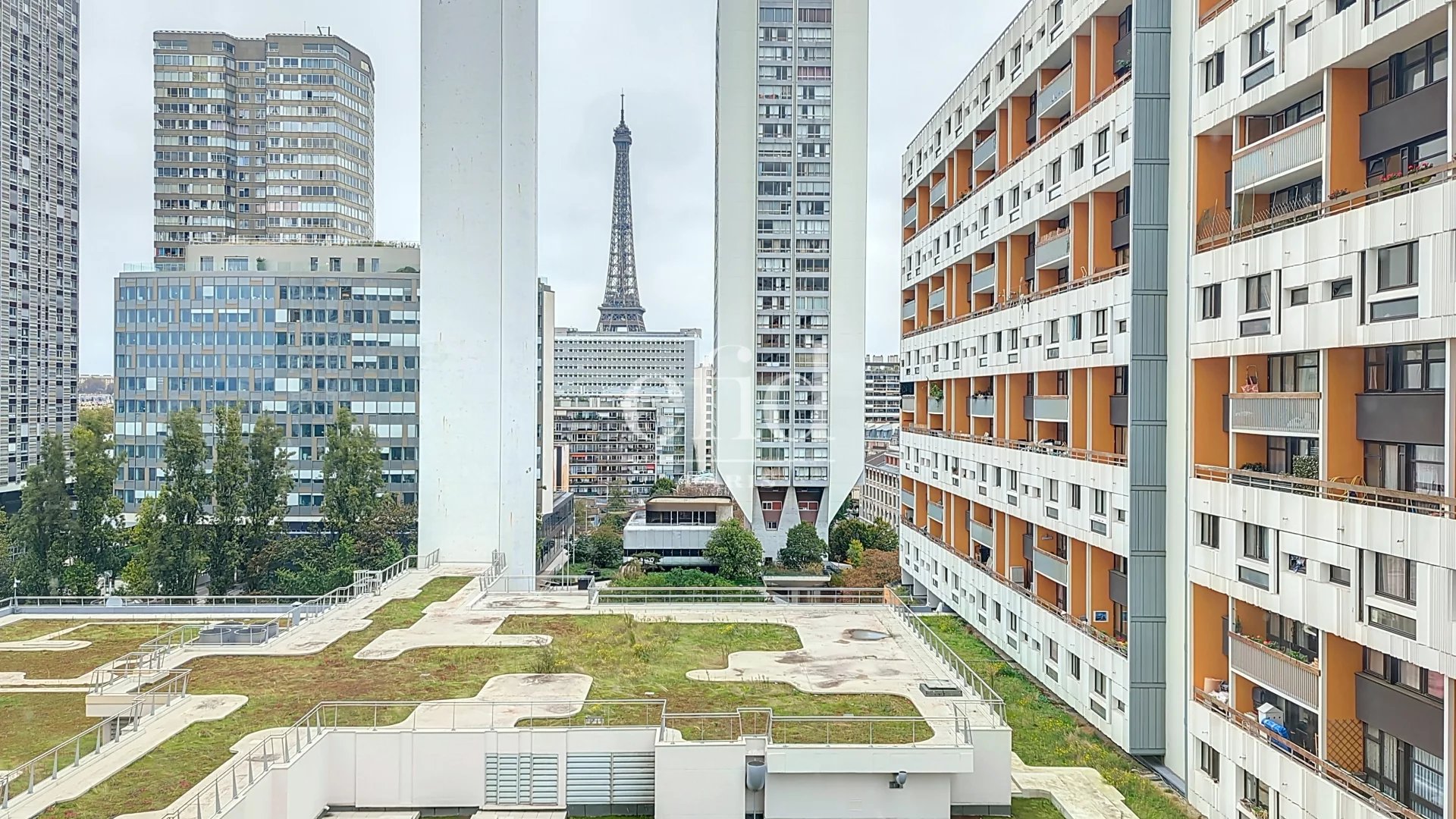 Investissement Immobilier : Appartement avec Commercialité - Vue Tour Eiffel - Belle rentabilité