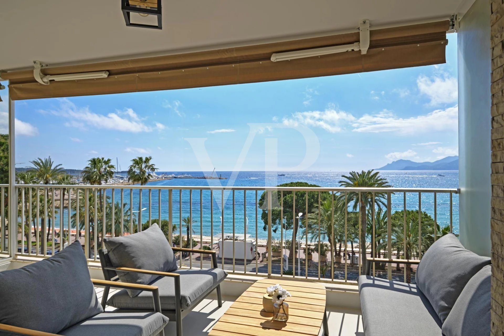 von_poll_real_estate_property_8092434_image_0