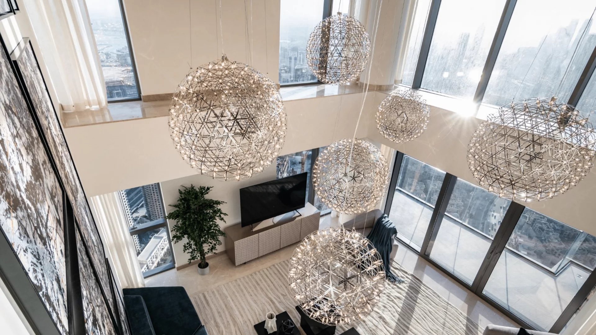 Rare 6 BR Triplex W/Lift, Low Service Charges, Exclusive