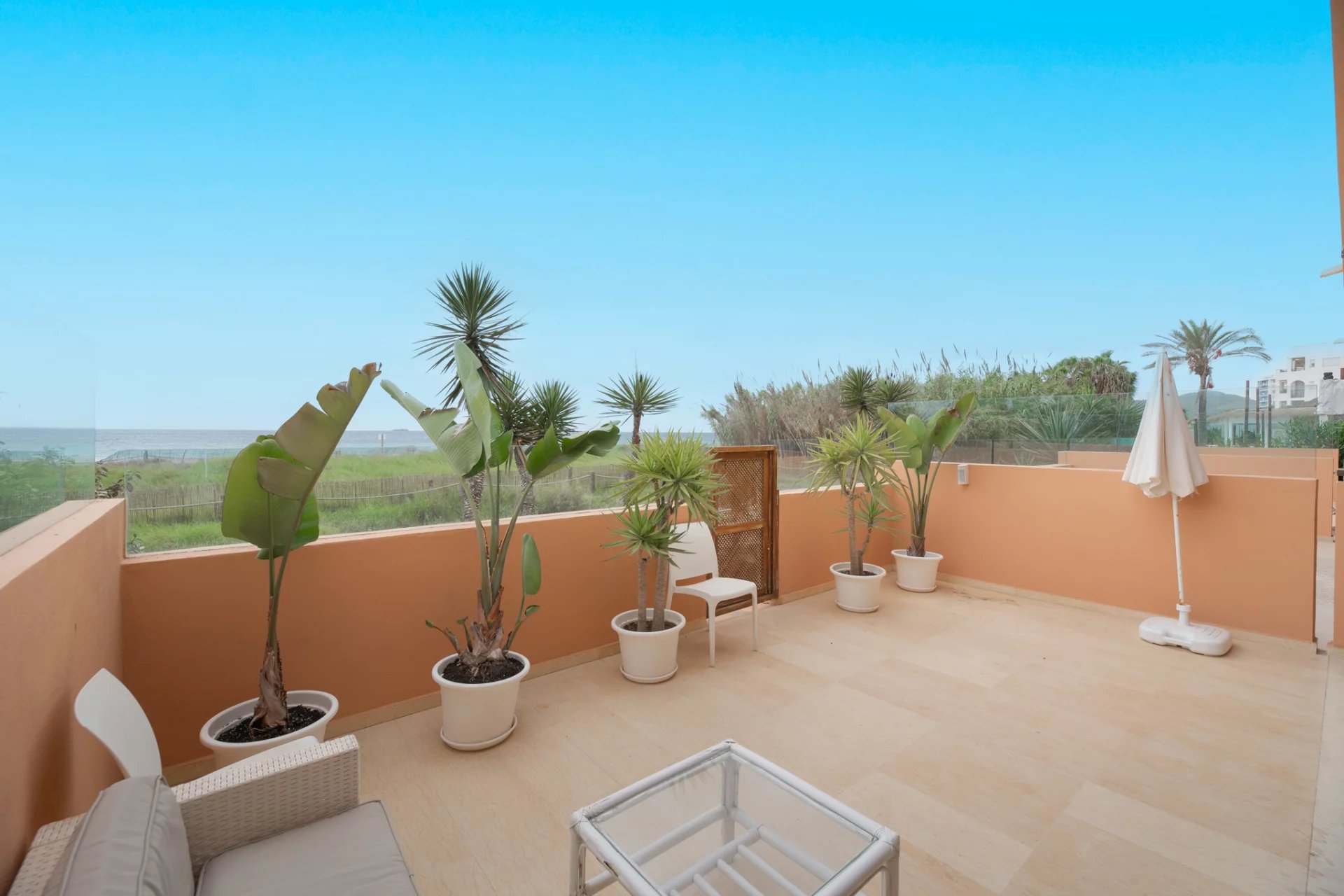 Appartement en première ligne de mer à Playa d’en Bossa, Ibiza