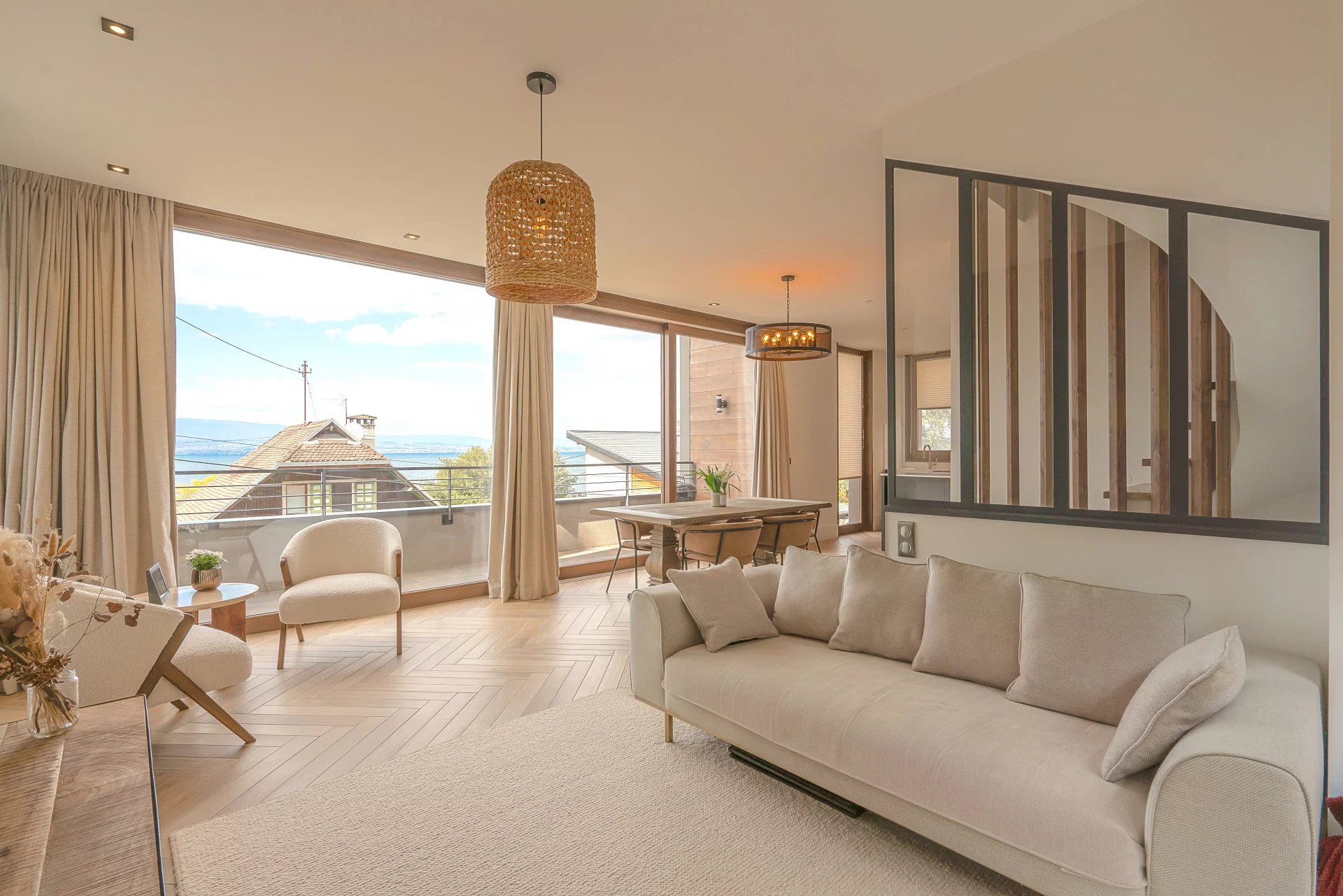 Maison d'exception avec rooftop et vue sur le lac