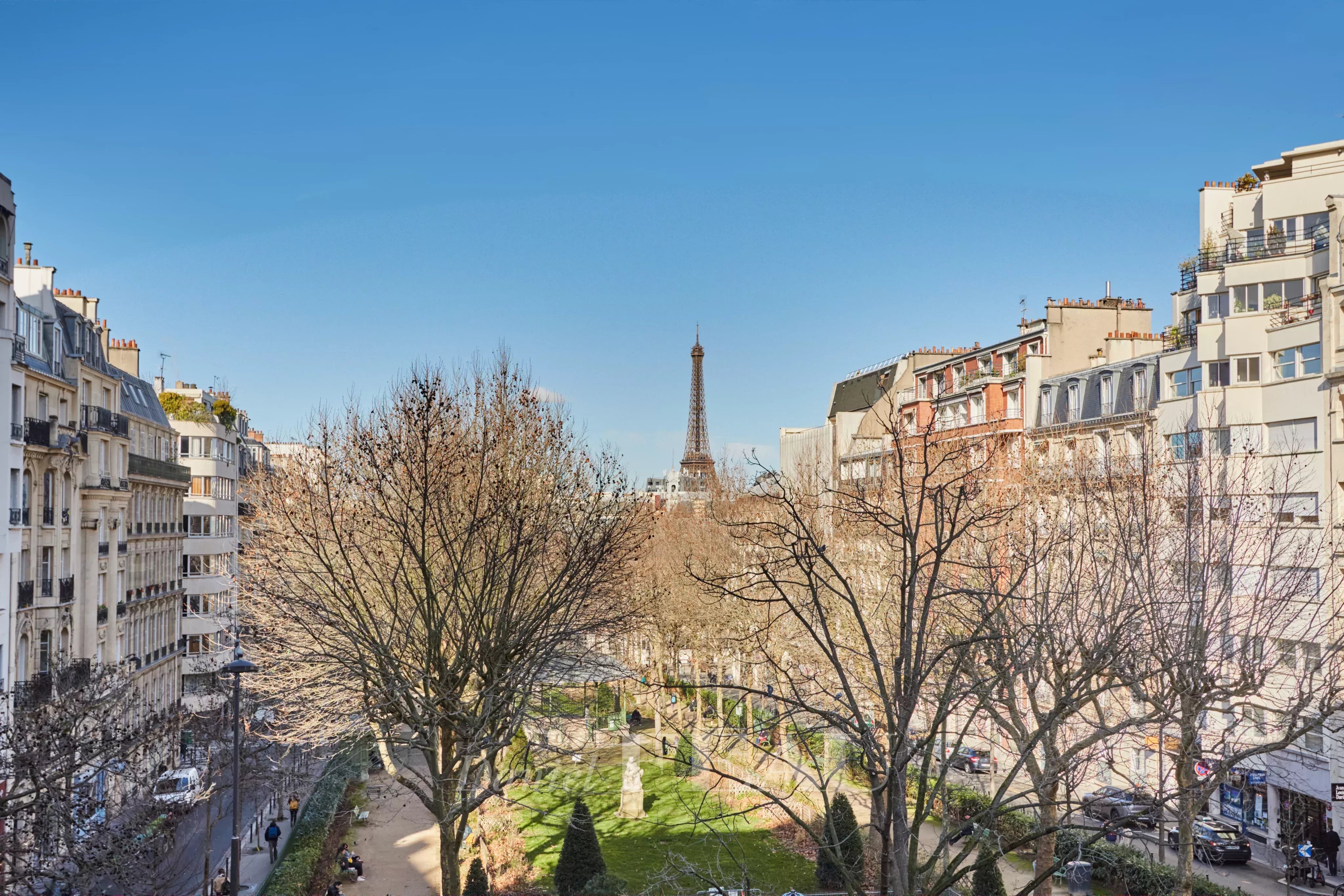Sale Apartment Paris 15th