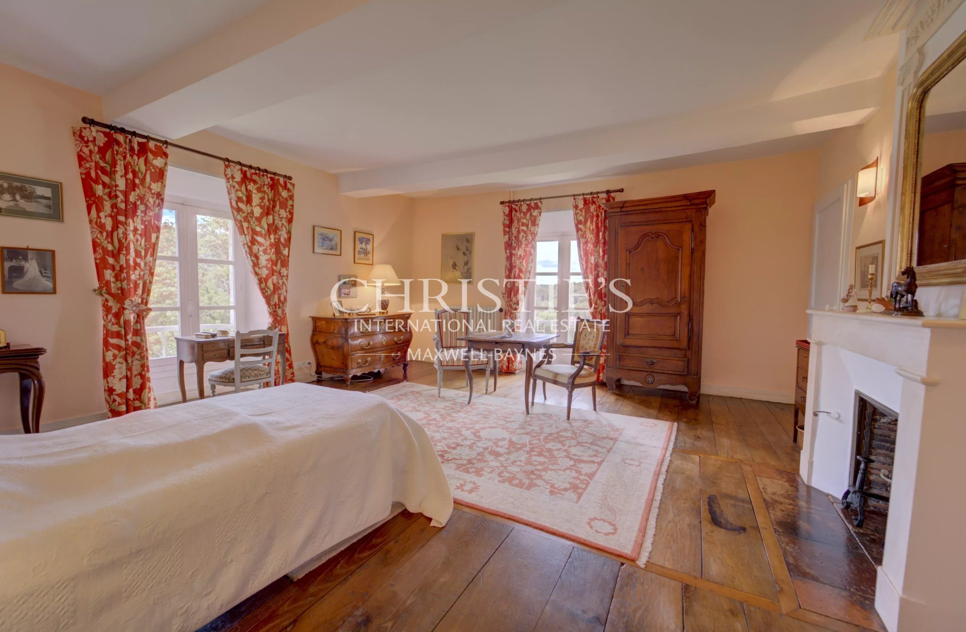 11 Bedroom Chateau's Image 14