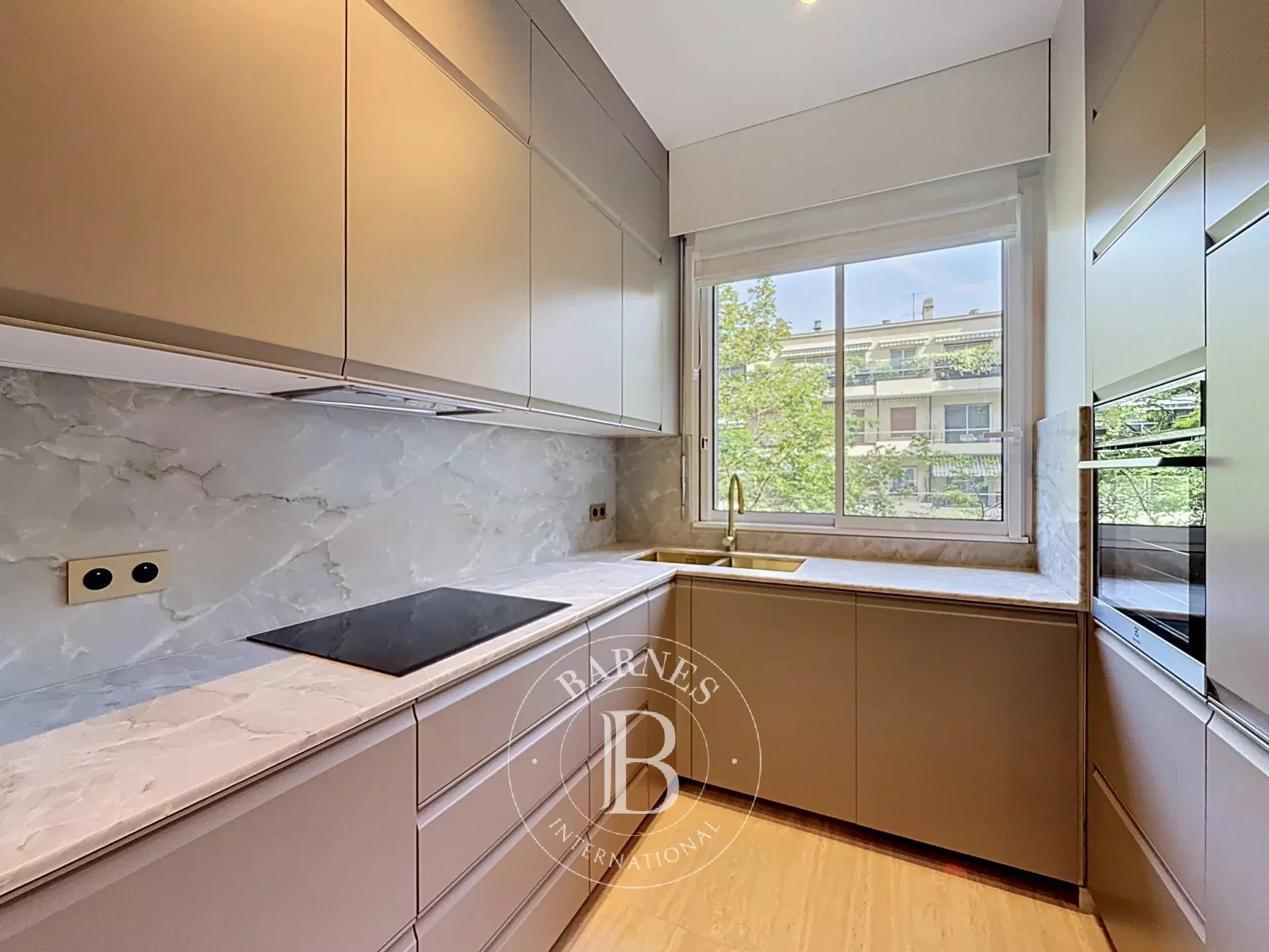 Neuilly-sur-Seine  - Piso 5 Cuartos 3 Habitaciones - picture 8