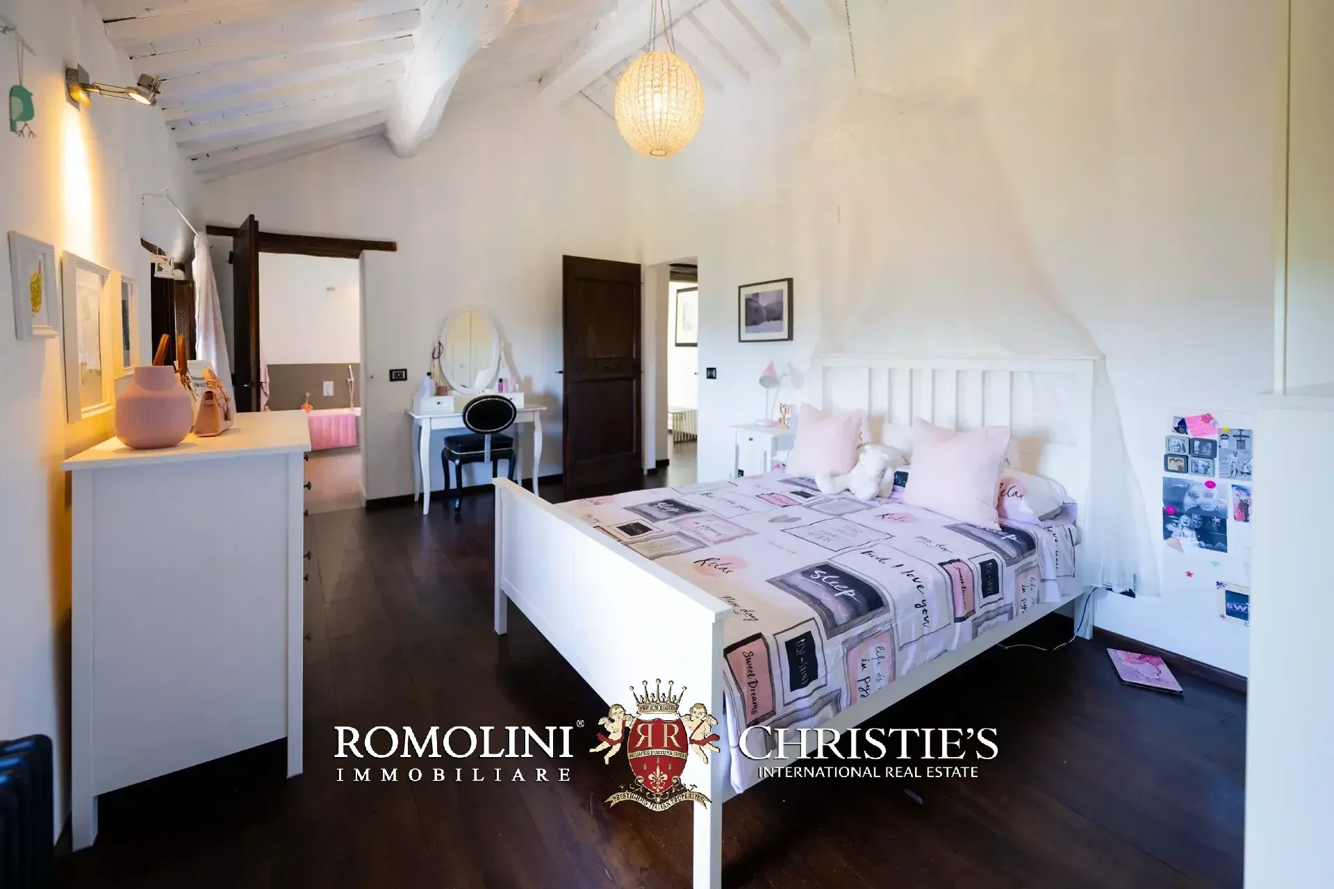 6 Bedroom Villa/Townhouse's Image 51