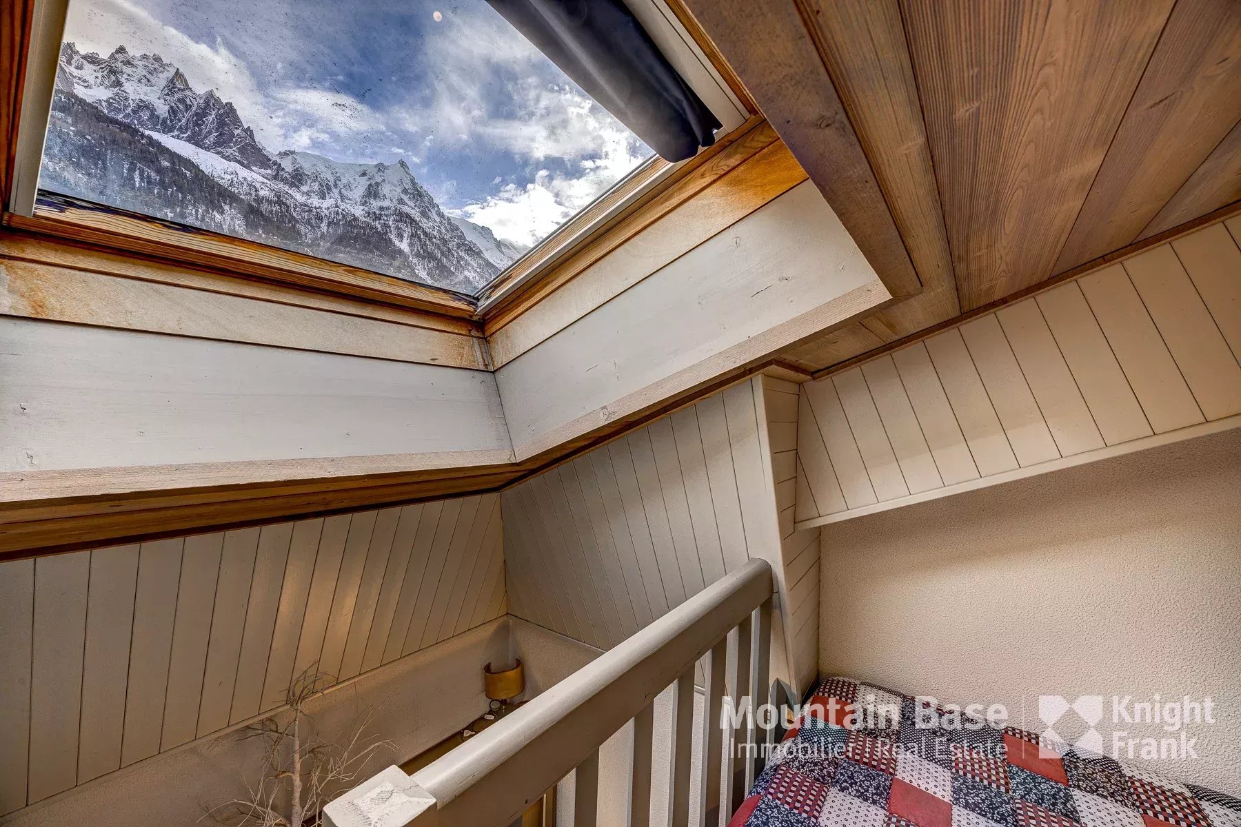 Photo of Dru is beautiful 3-bedroom triplex apartment overlooking the lake situated in Champraz.