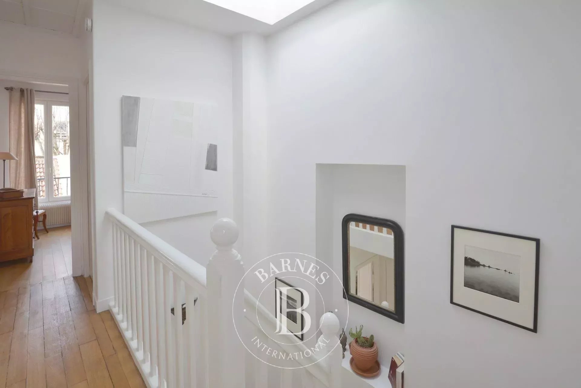 Ev Vanves - picture 16