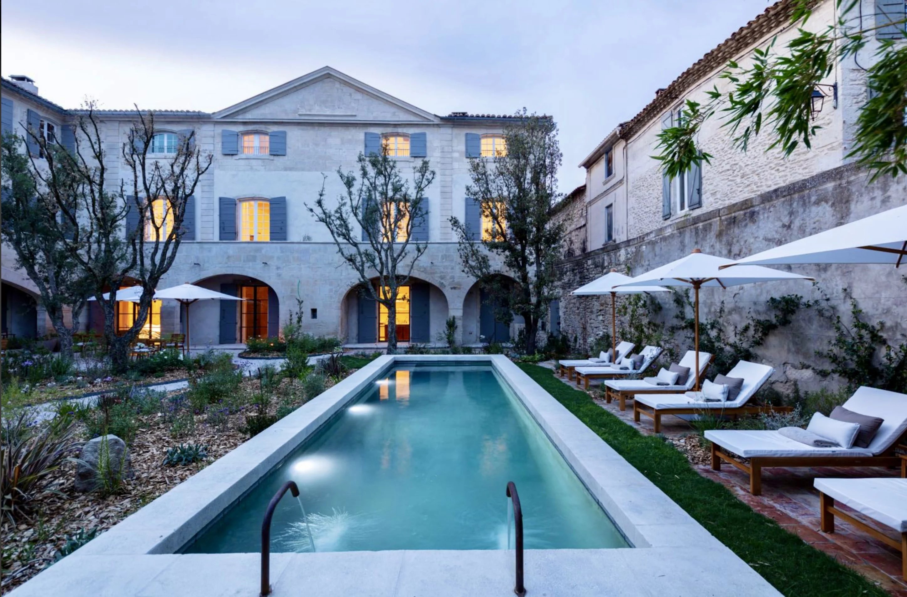 Hôtel particulier de charme et de prestige en centre village