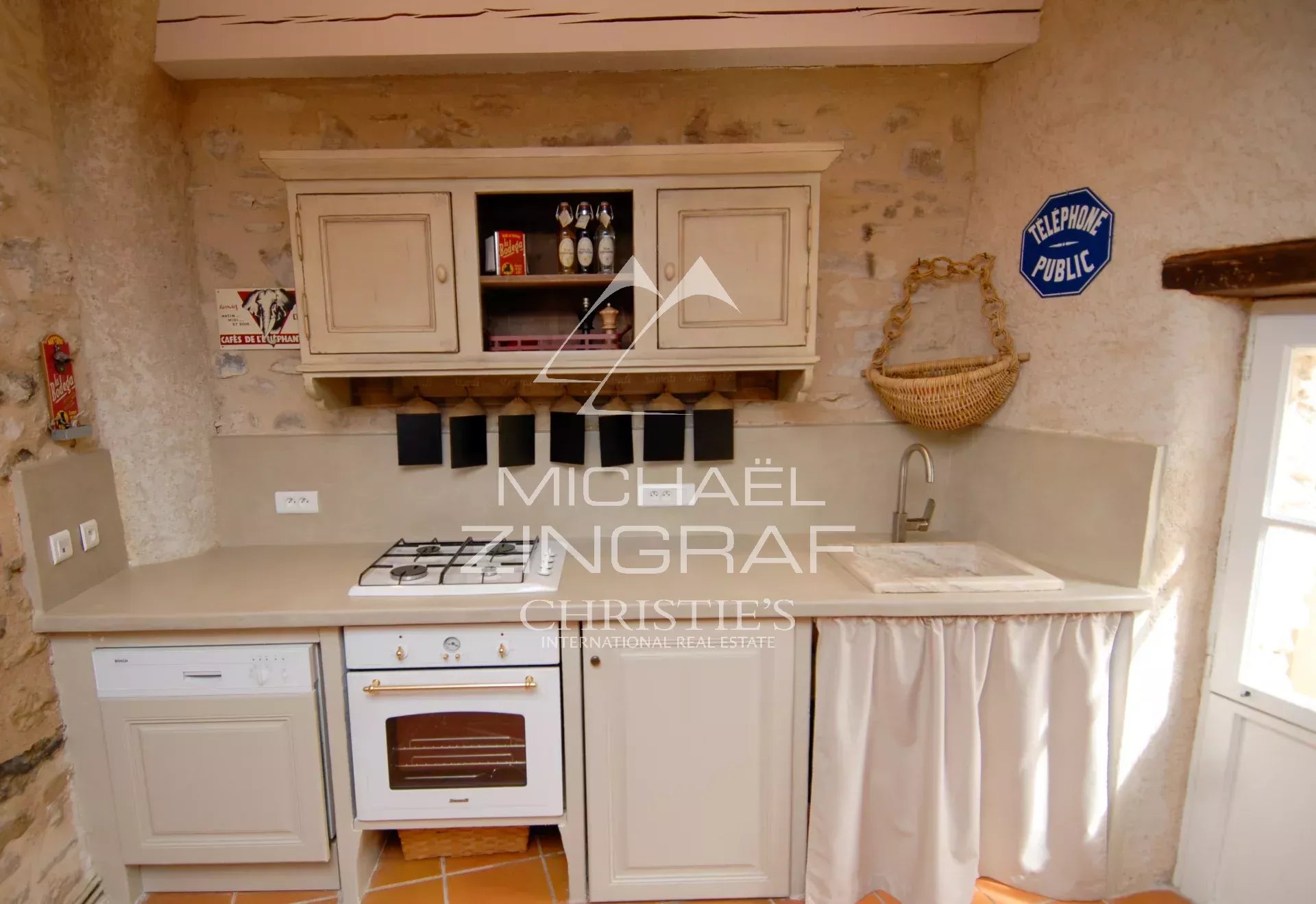 5 Bedroom Villa/Townhouse's Image 24
