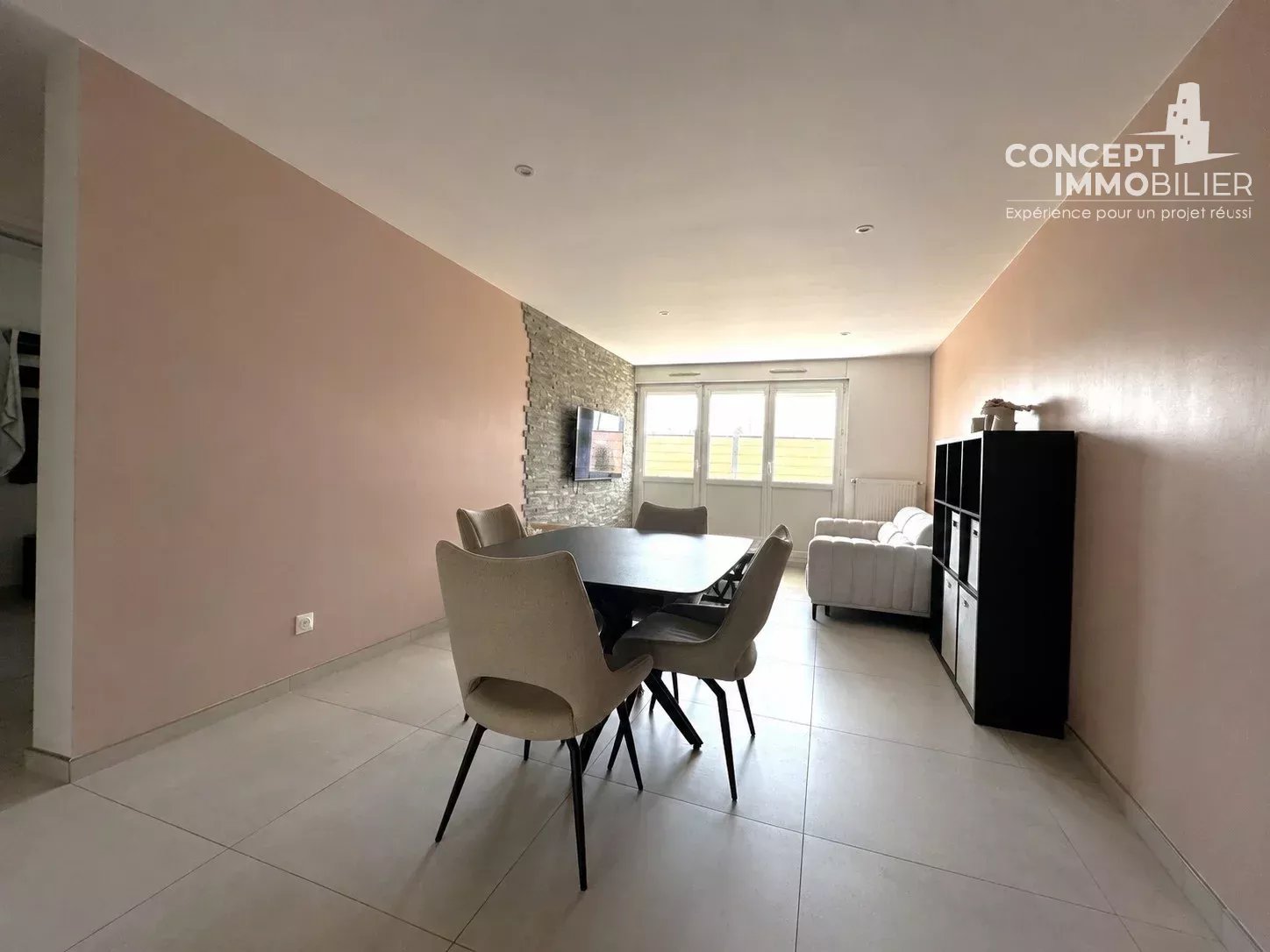 FLORANGE – Appartement F3 avec terrasse, parking privatif et cave