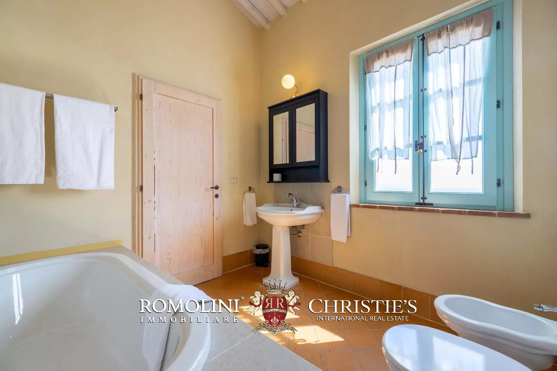 LUXUSANLAGE MIT 19 WOHNUNGEN IN DER TOSKANA, VAL D'ORCIA