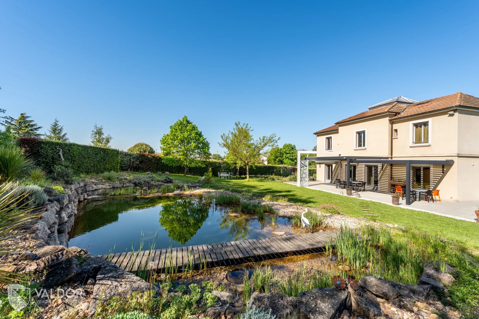 Maison de 200 m² avec piscine naturelle