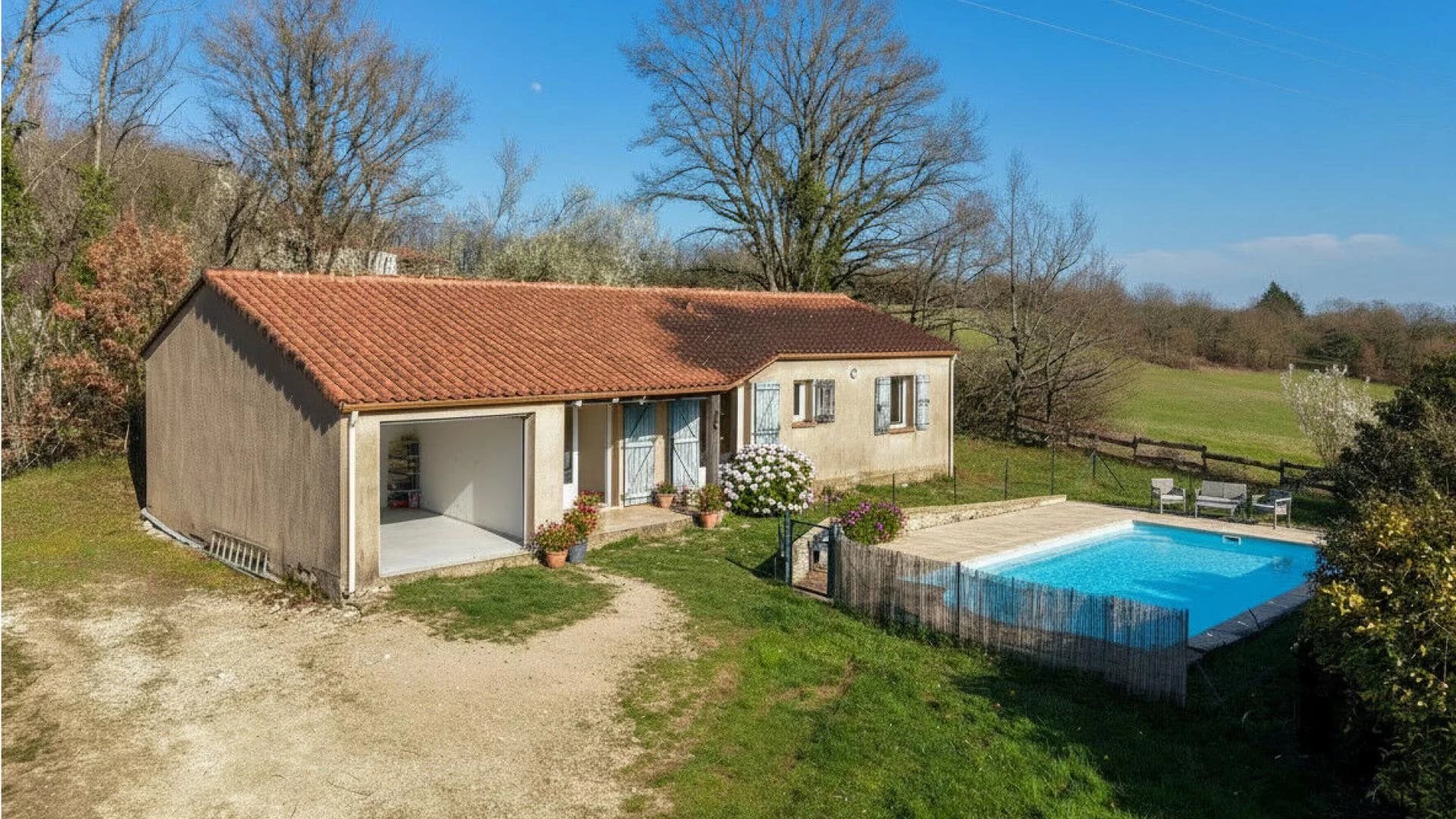 Charmante maison de plain-pied avec piscine et vue campagne près