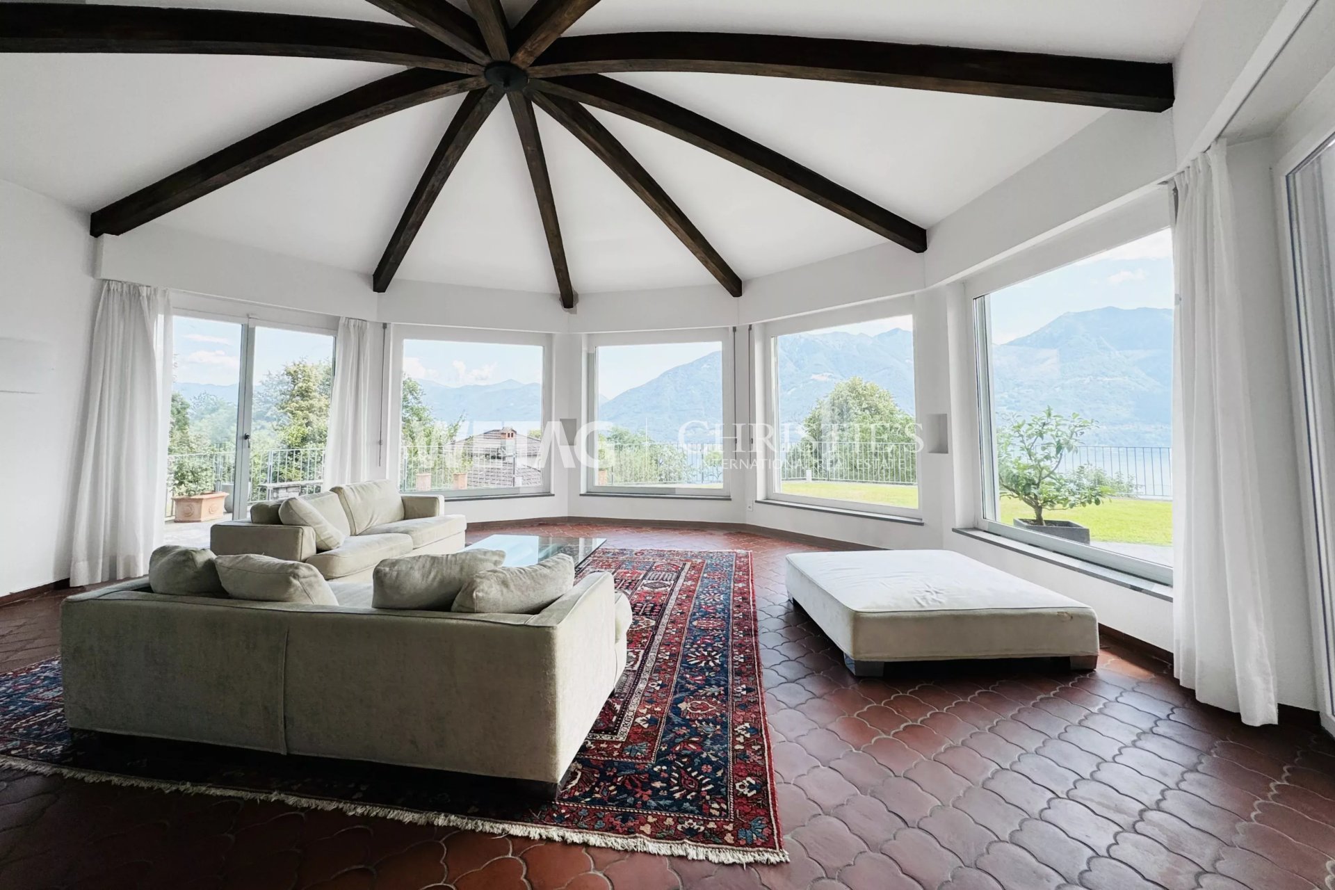 5 Bedroom Villa/Townhouse's Image 4