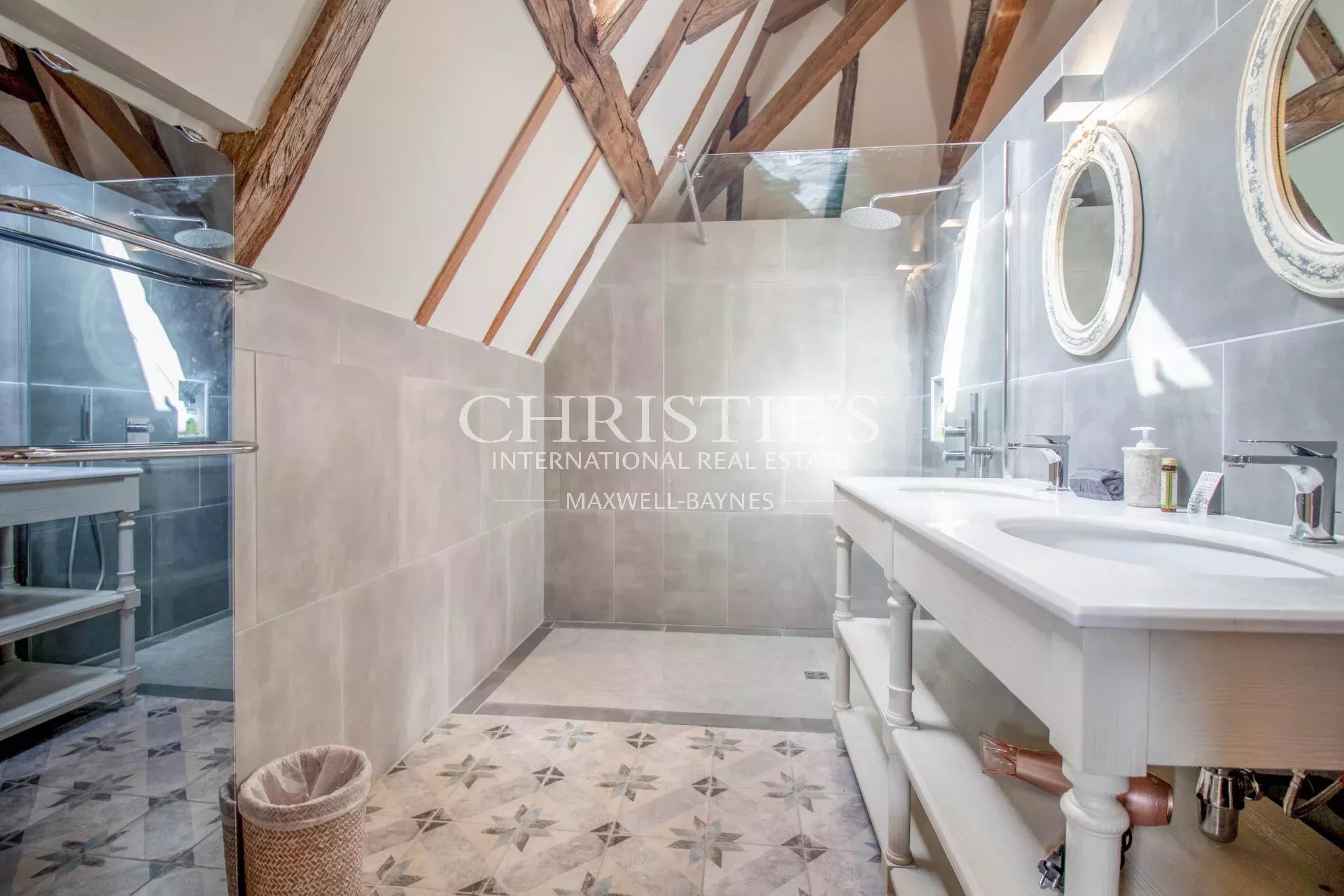 10 Bedroom Chateau's Image 15