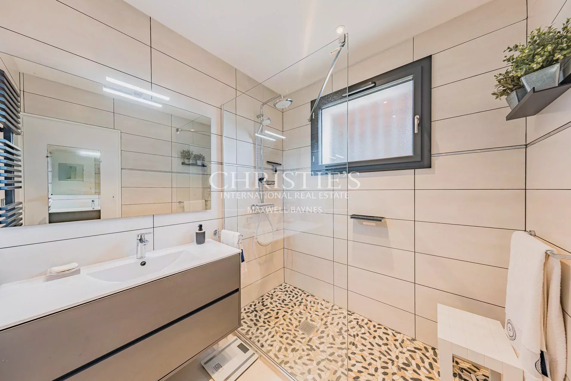 5 Bedroom Villa/Townhouse's Image 11
