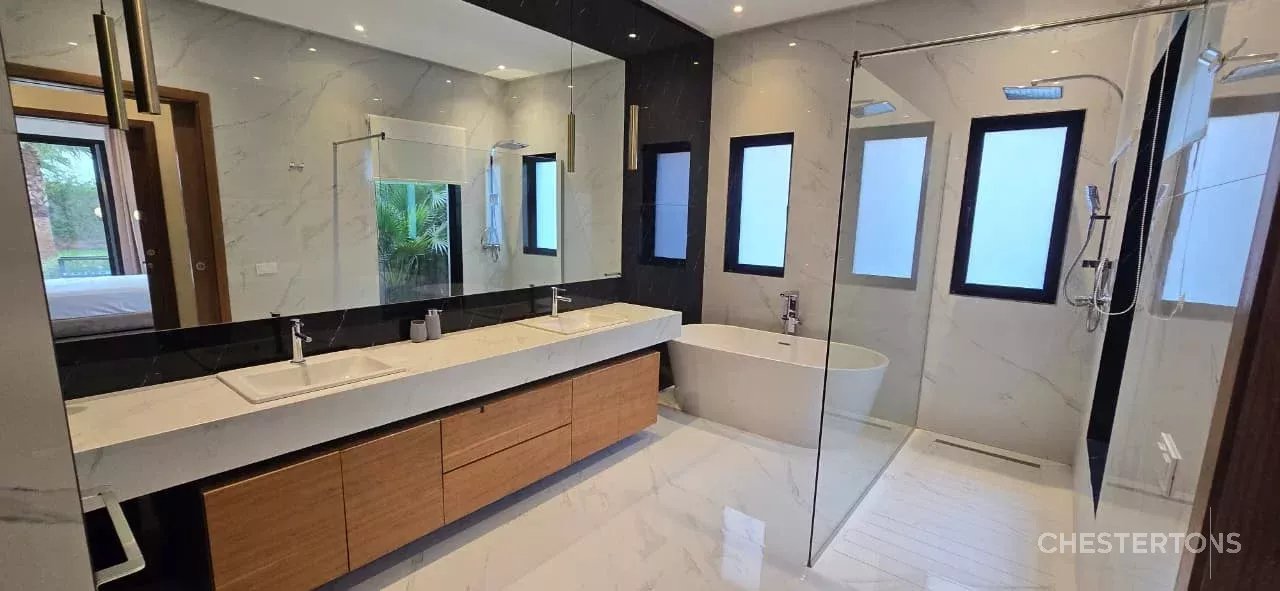 Image of Villa - 5 Bedrooms for Sale in Marrakech-Ménara-Marrakech-Morocco, Image 22