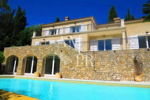 Luxury Mougins Villa for sale with Scenic Views — photo 3