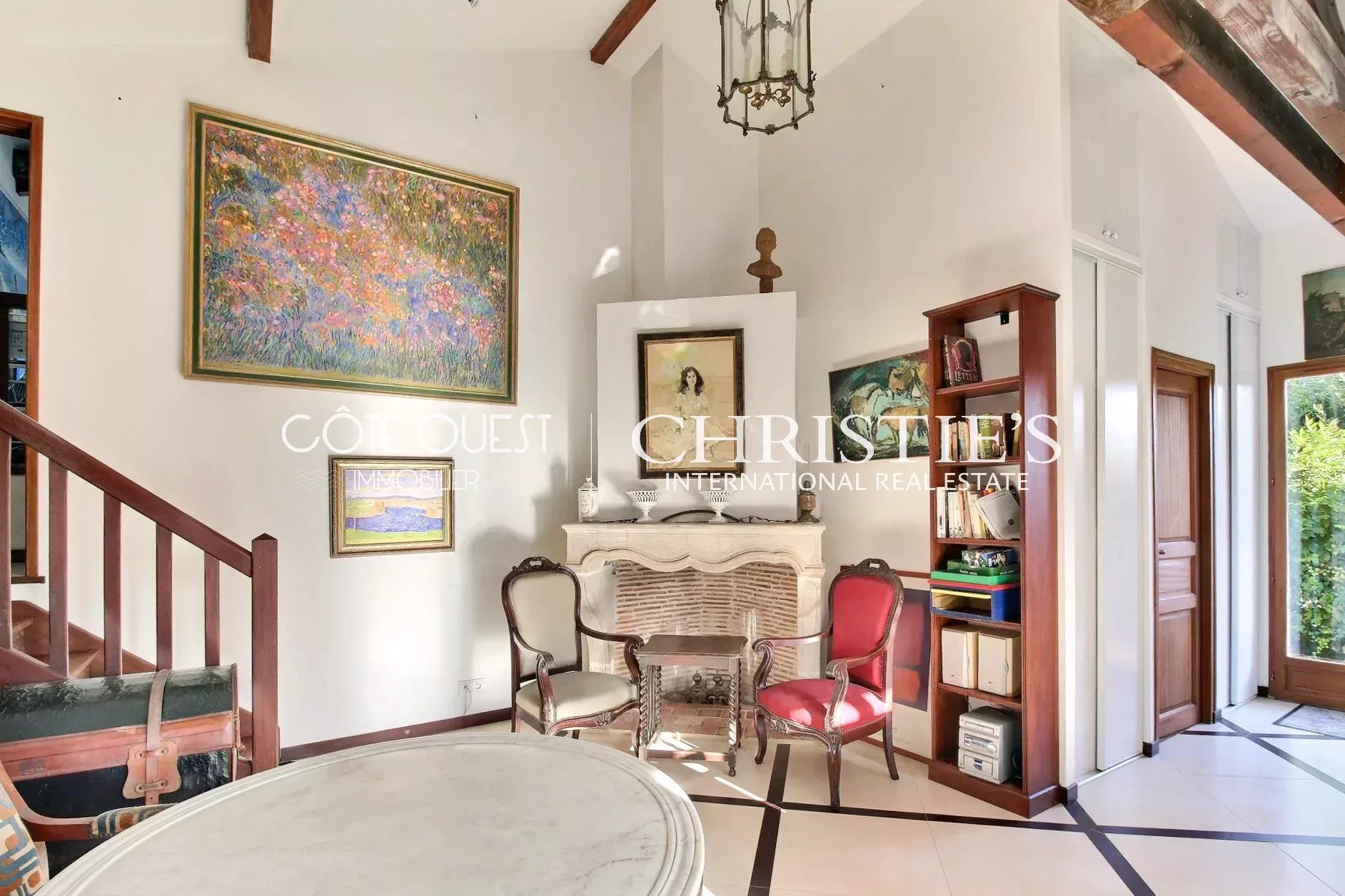 5 Bedroom Villa/Townhouse's Image 4