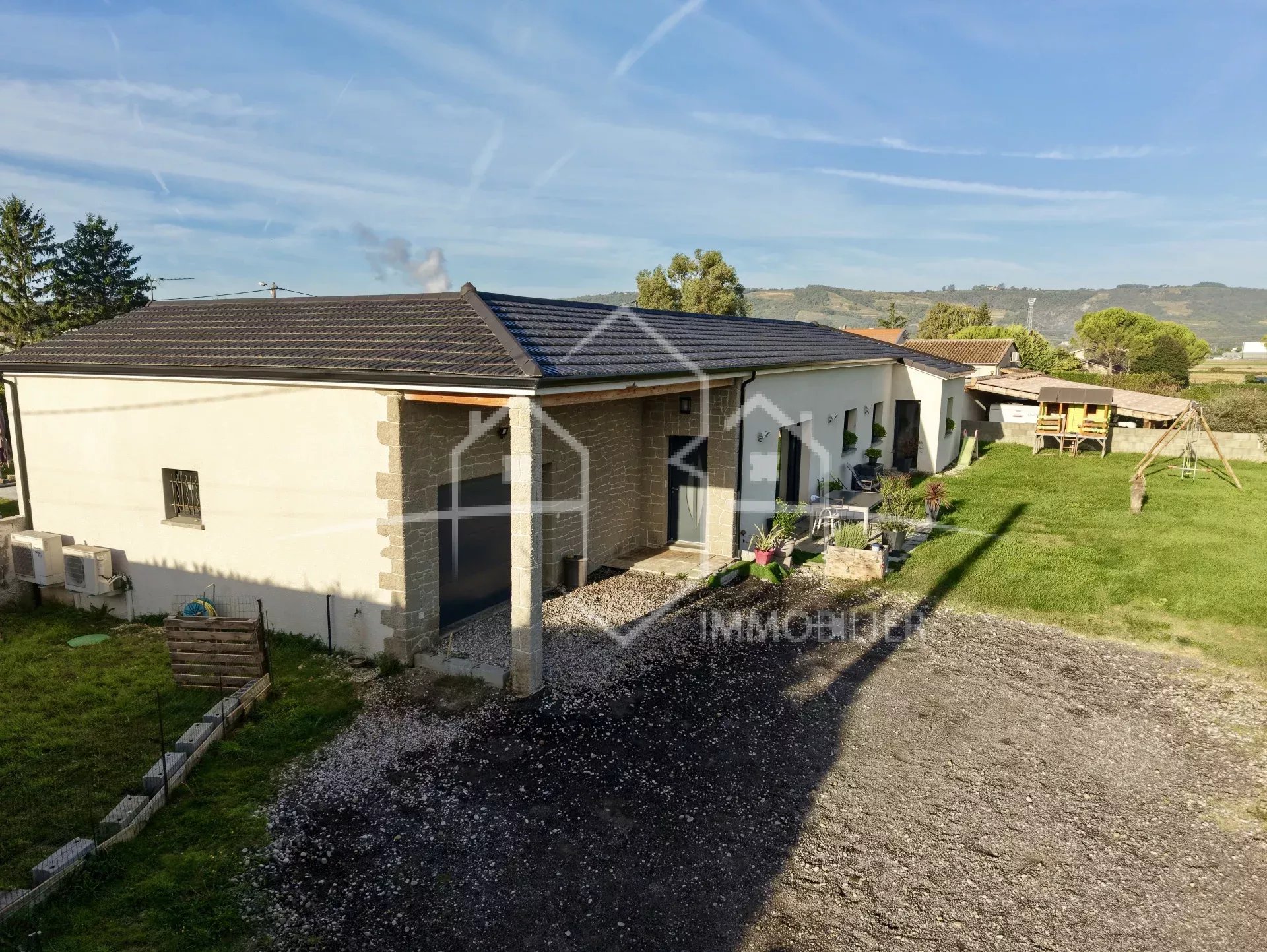 Maison récente  2017 de plain-pied 131m² hab, 4 chambres