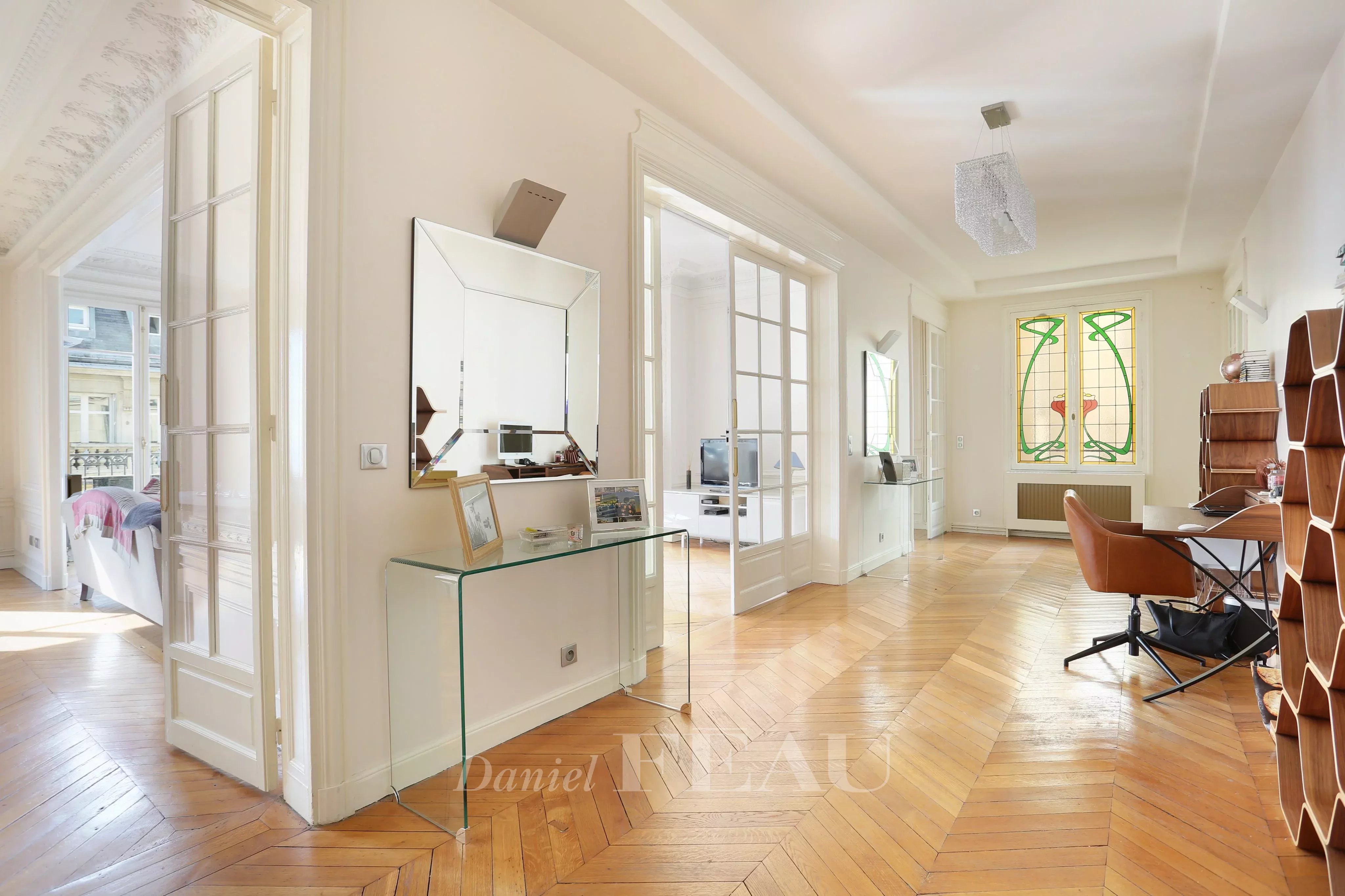 Entrance Wooden floor Sliding windows