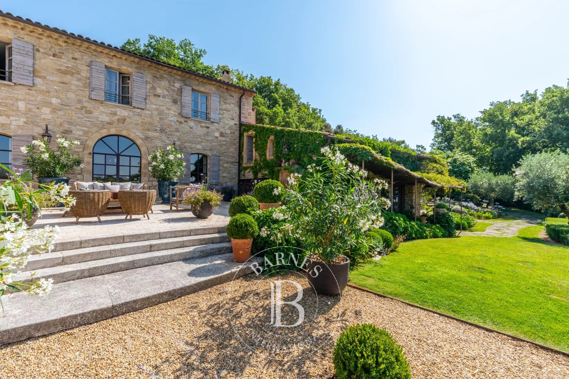 PROVENCE - MONTFURON - PROPRIETE D'EXCEPTION 410 M2 - 6 CHAMBRES - PISCINE - PARC 104 HA - POSSIBILITE AGRANDISSEMENT - picture 22