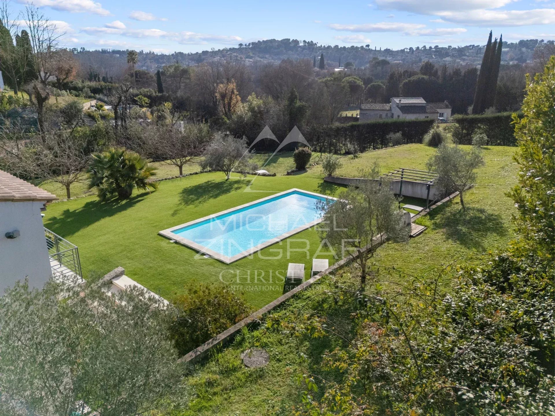 4 Bedroom Villa/Townhouse's Image 8