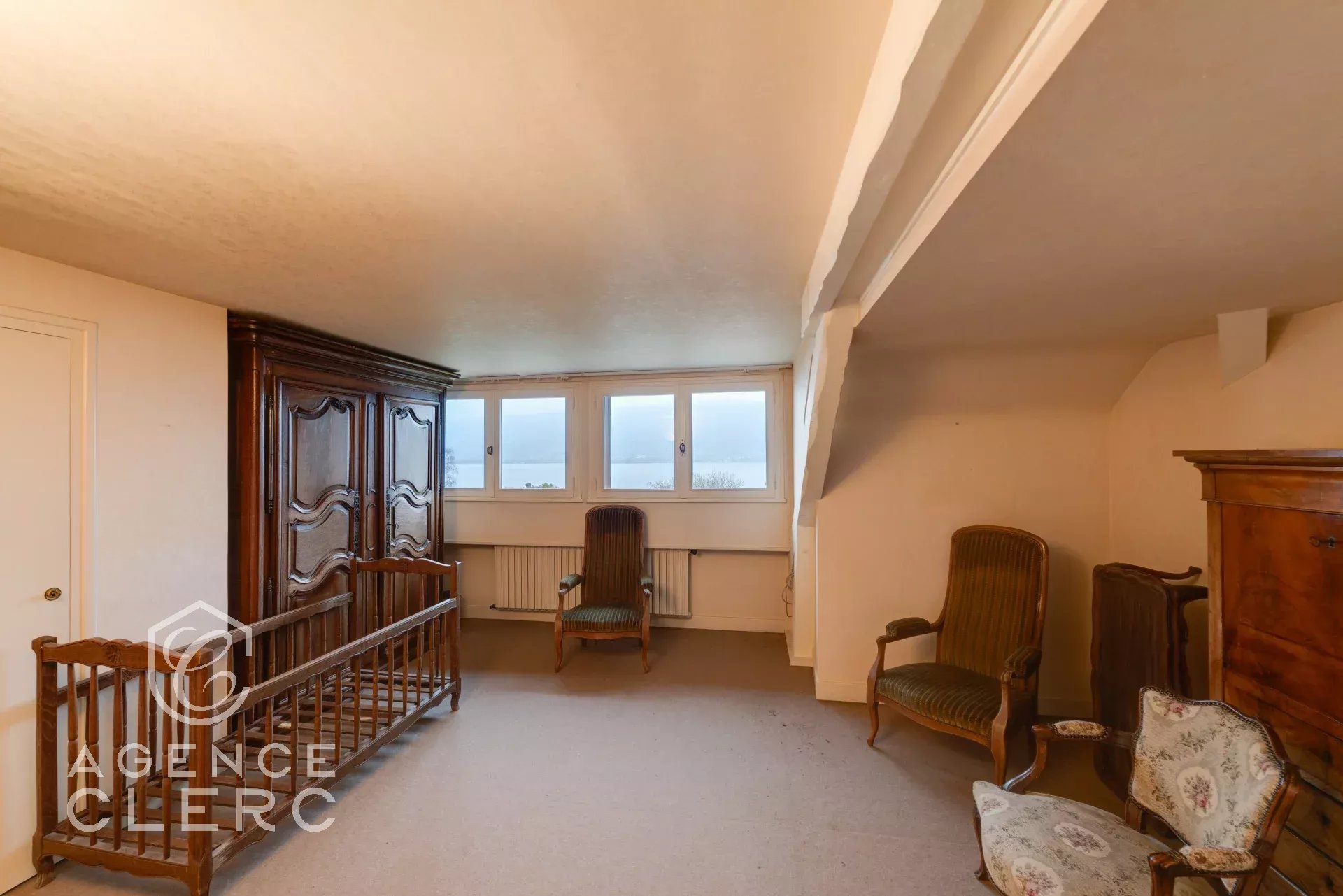 5 Bedroom Villa/Townhouse's Image 9