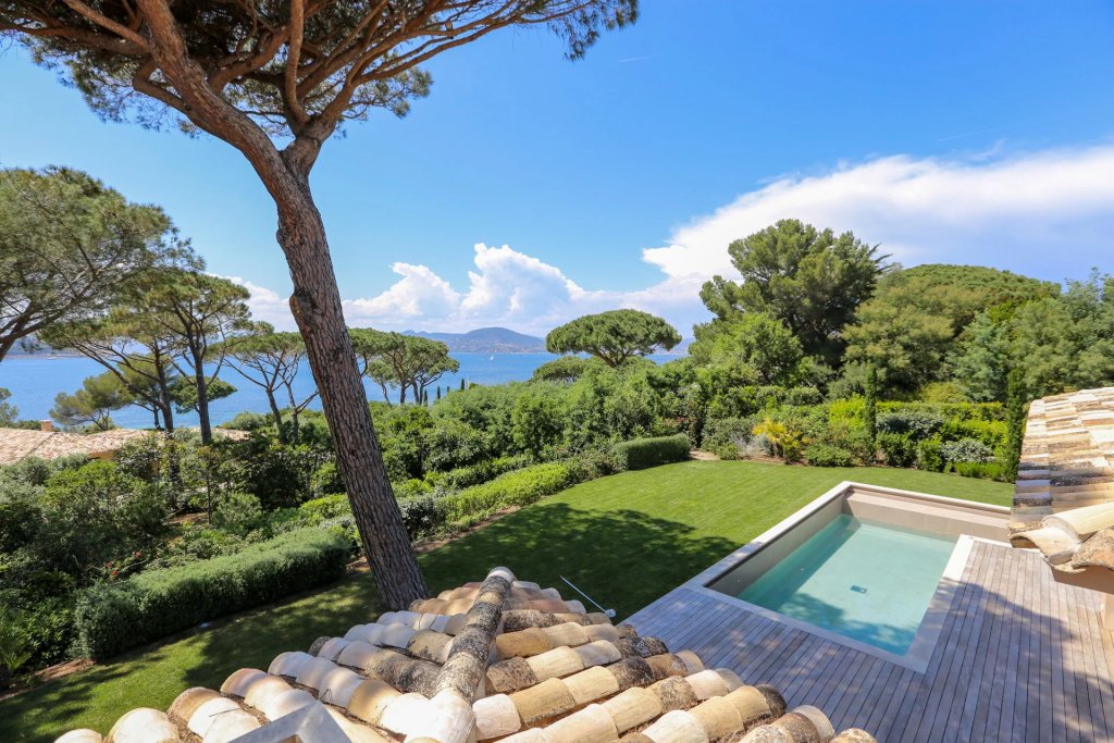 Villa for sale in Saint Tropez — Prestigious Villa for Sale in Les Parcs de Saint-Tropez | Estate