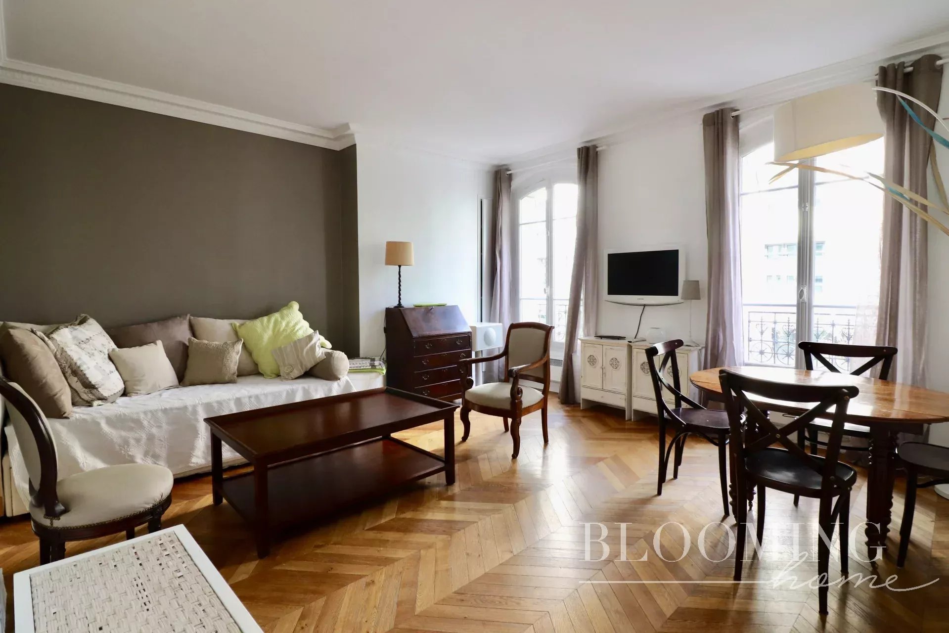 2/3 pièces meublé - rue d'Aguesseau