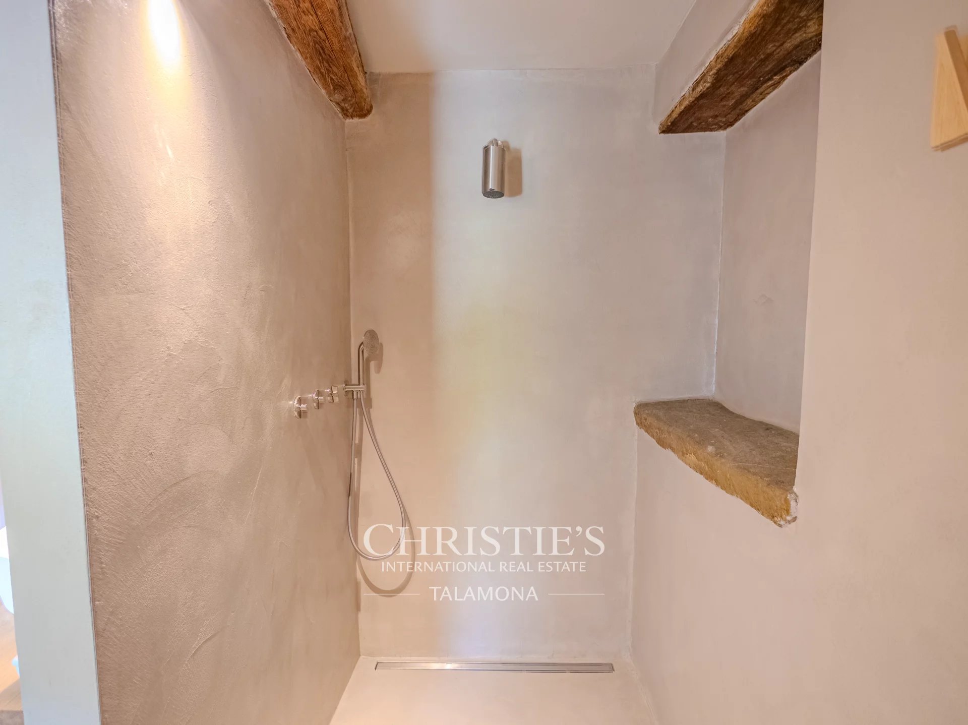 4 Bedroom Villa/Townhouse's Image 42