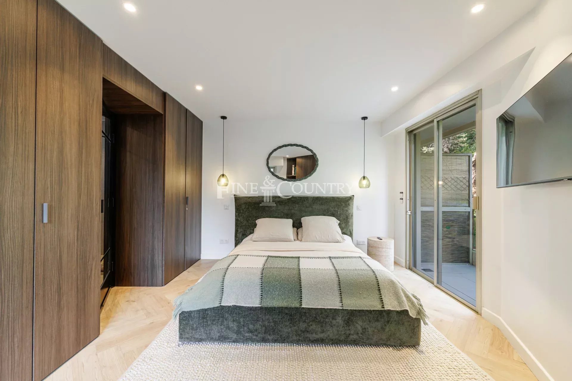 Photo of For Sale – 2-Bedroom Apartment – Cannes Montrose