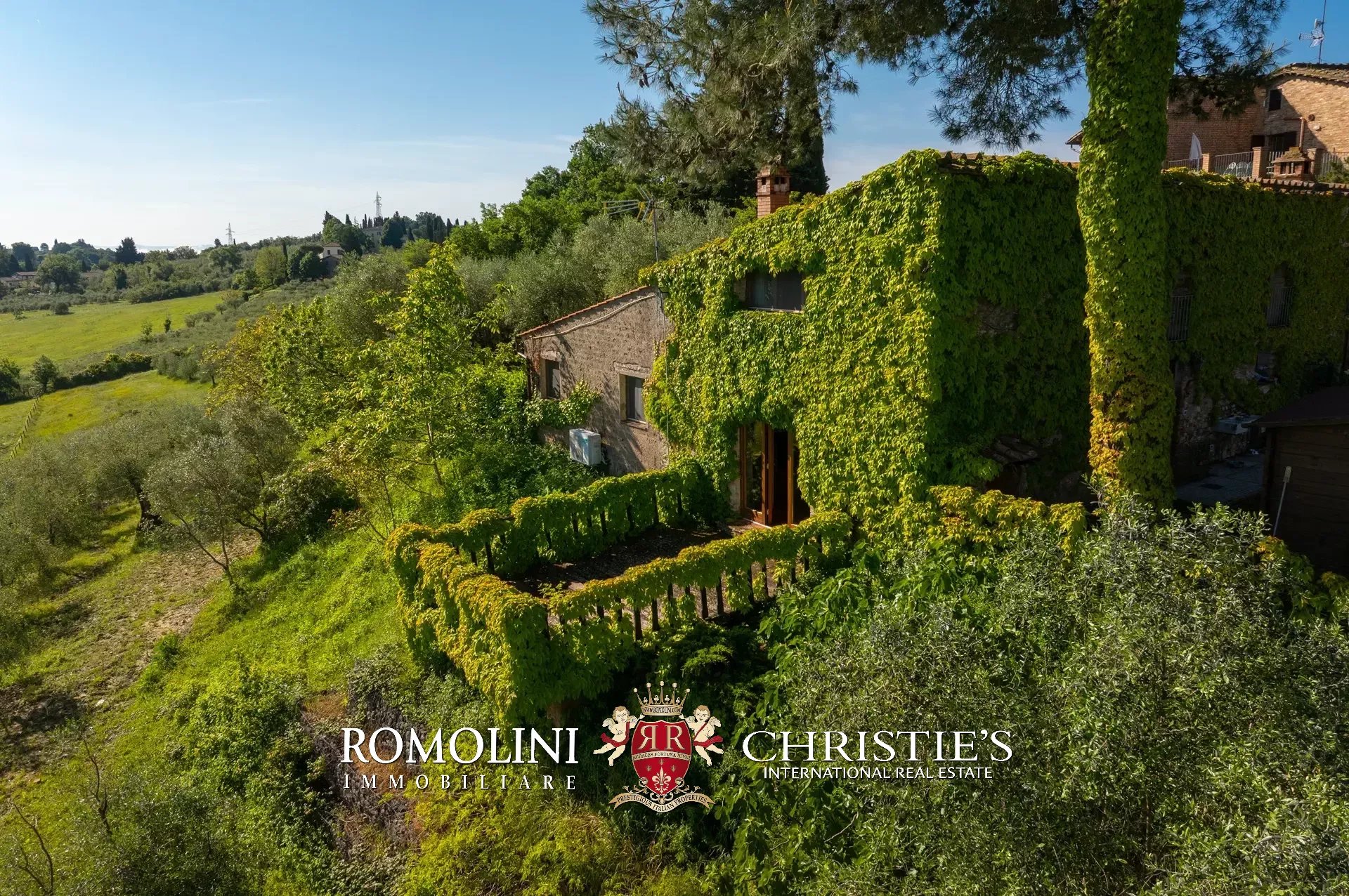 18 Bedroom Vineyard's Image 23