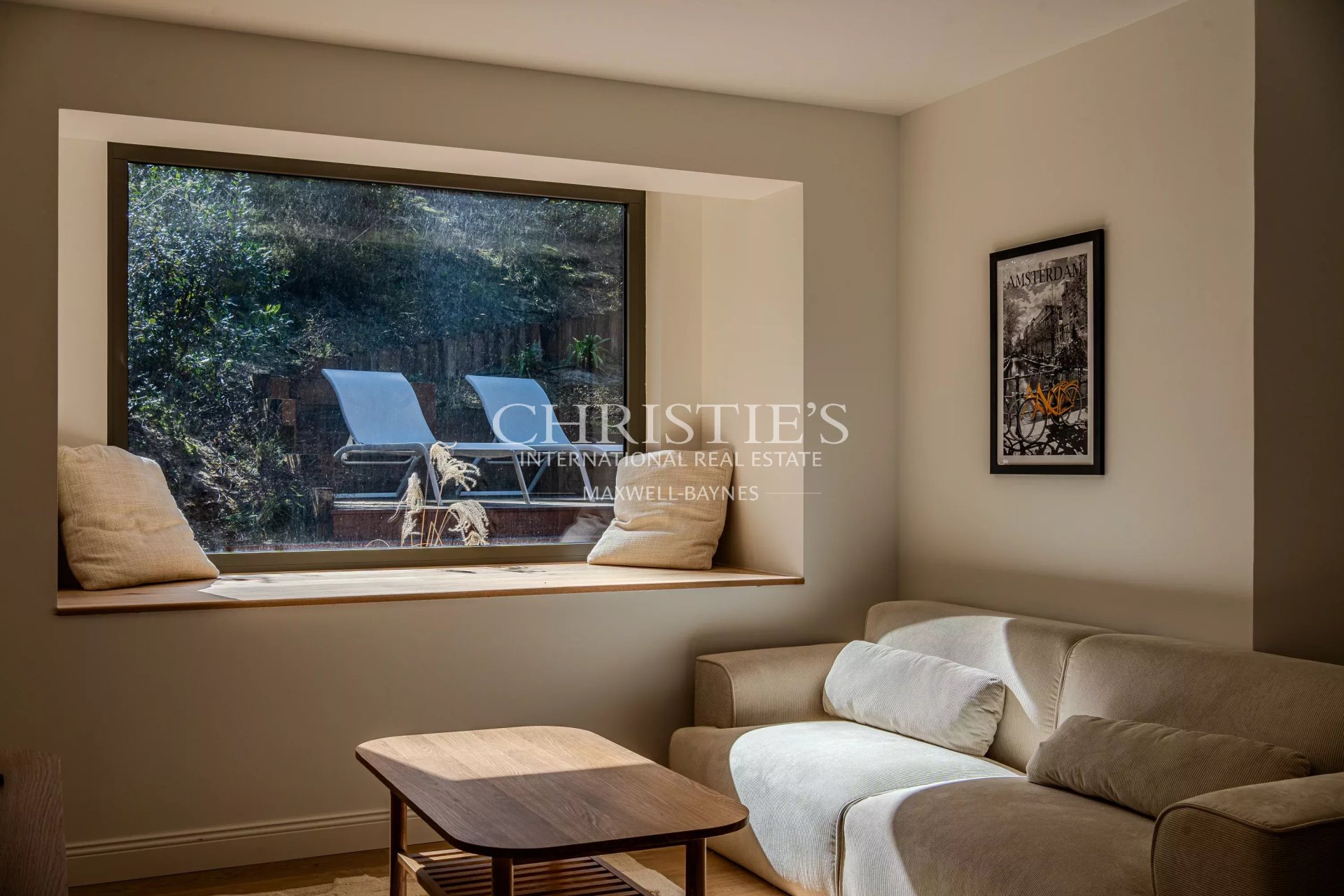 4 Bedroom Villa/Townhouse's Image 8