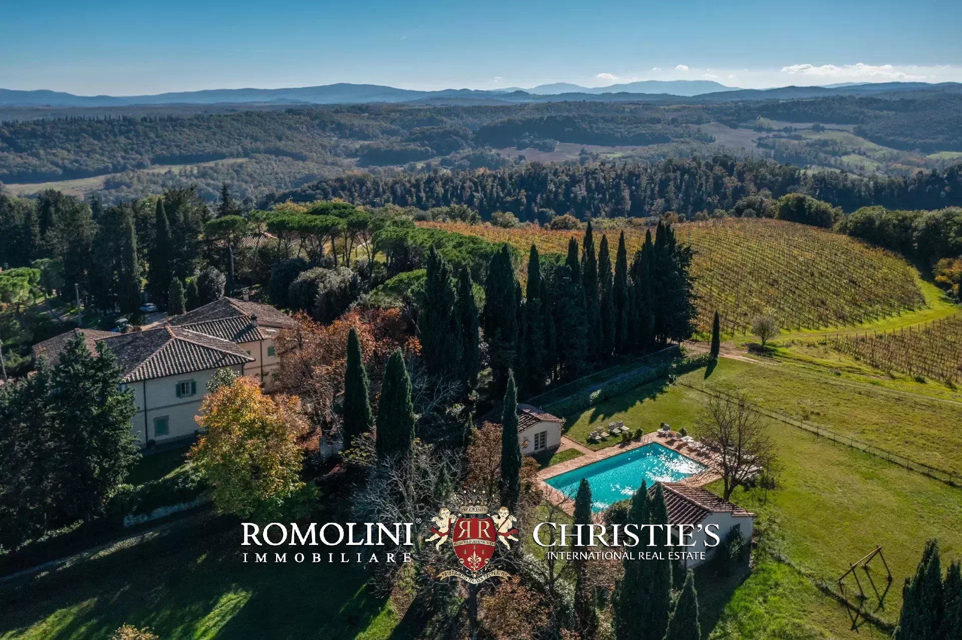 35 Bedroom Vineyard's Image 15