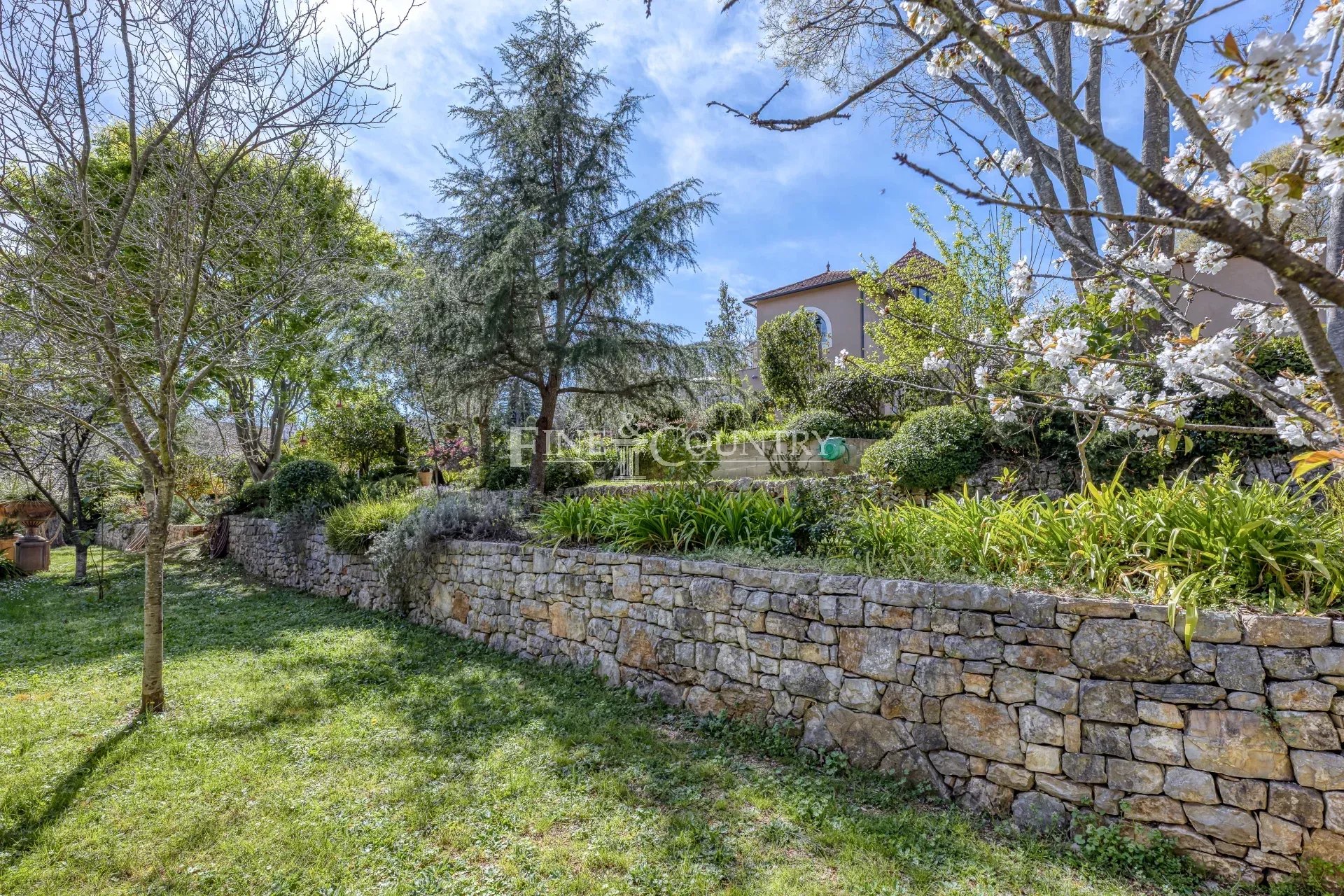 Photo of Villa for sale in Grasse