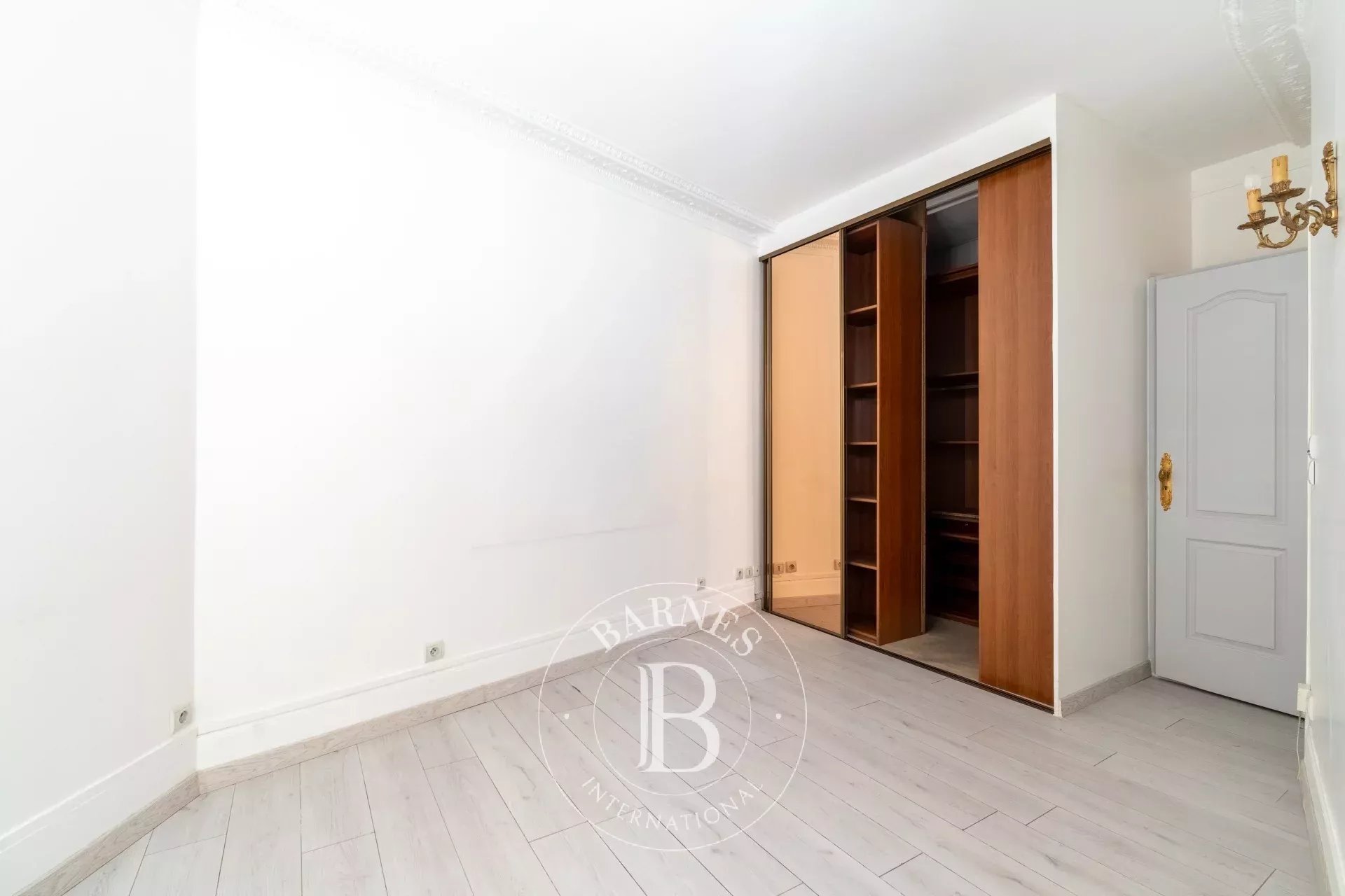 Paris  - Appartement 3 Pi&egrave;ces 2 Chambres - picture 9