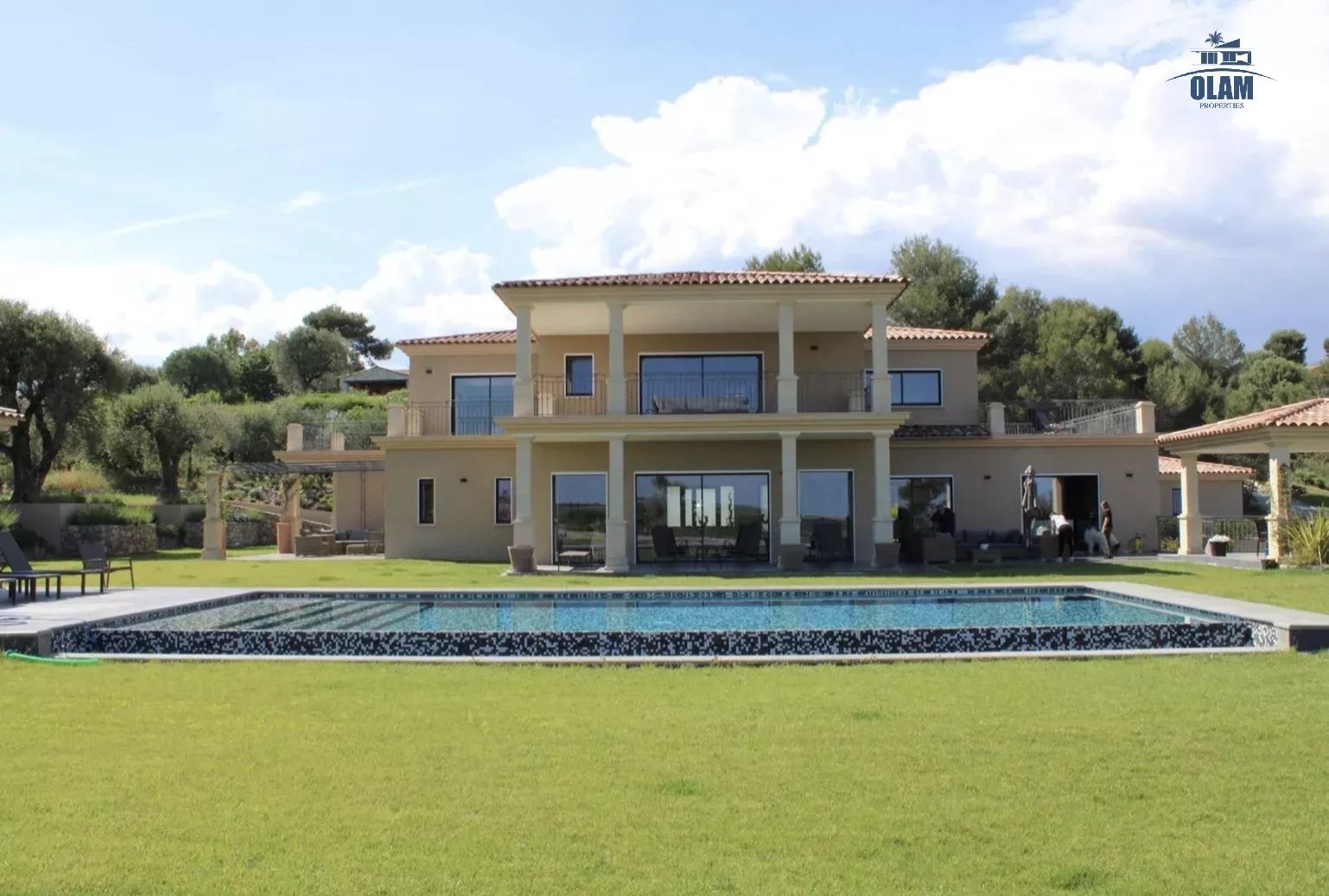 Agence immobilière de 