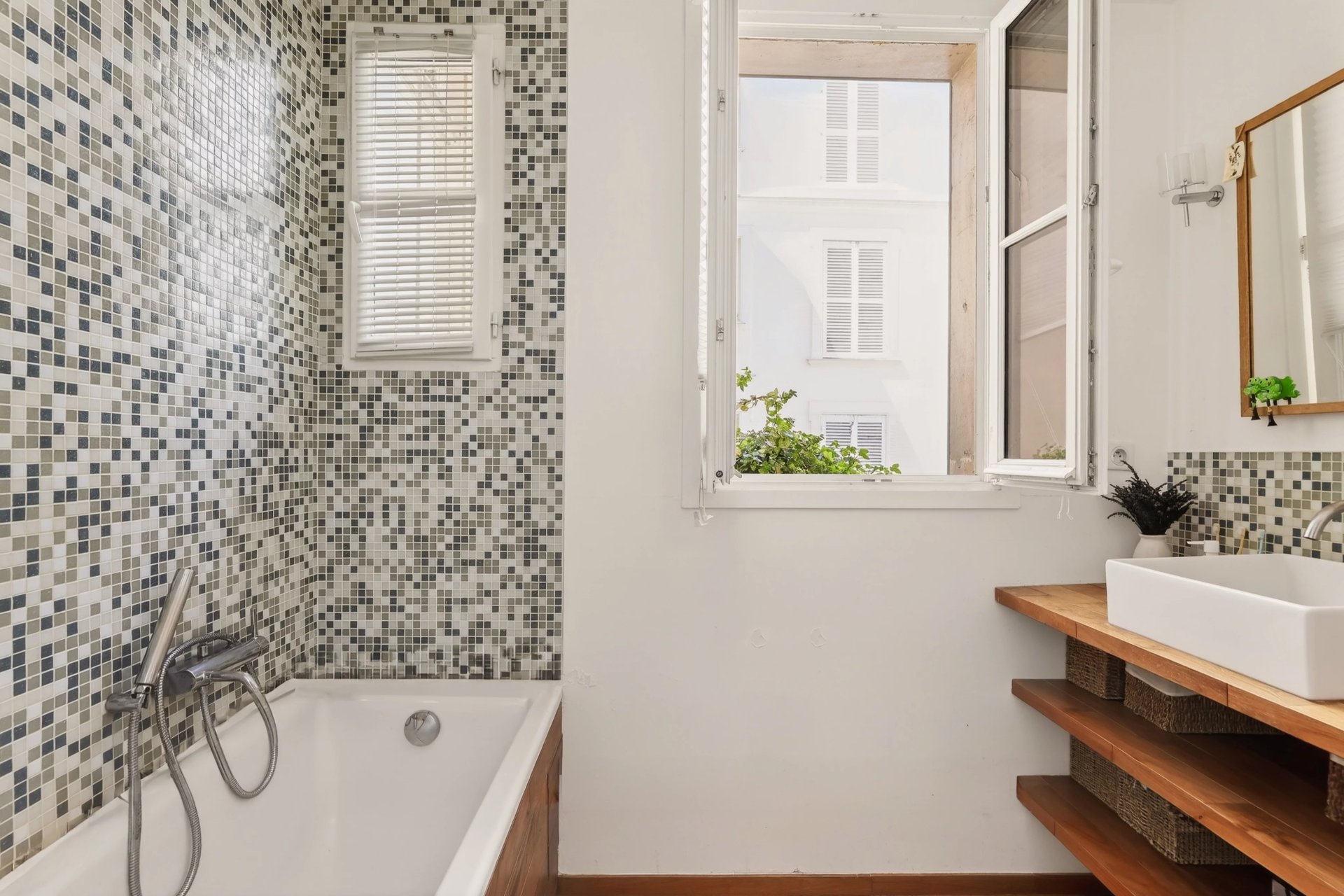 4 Bedroom Apartment/Flat's Image 10